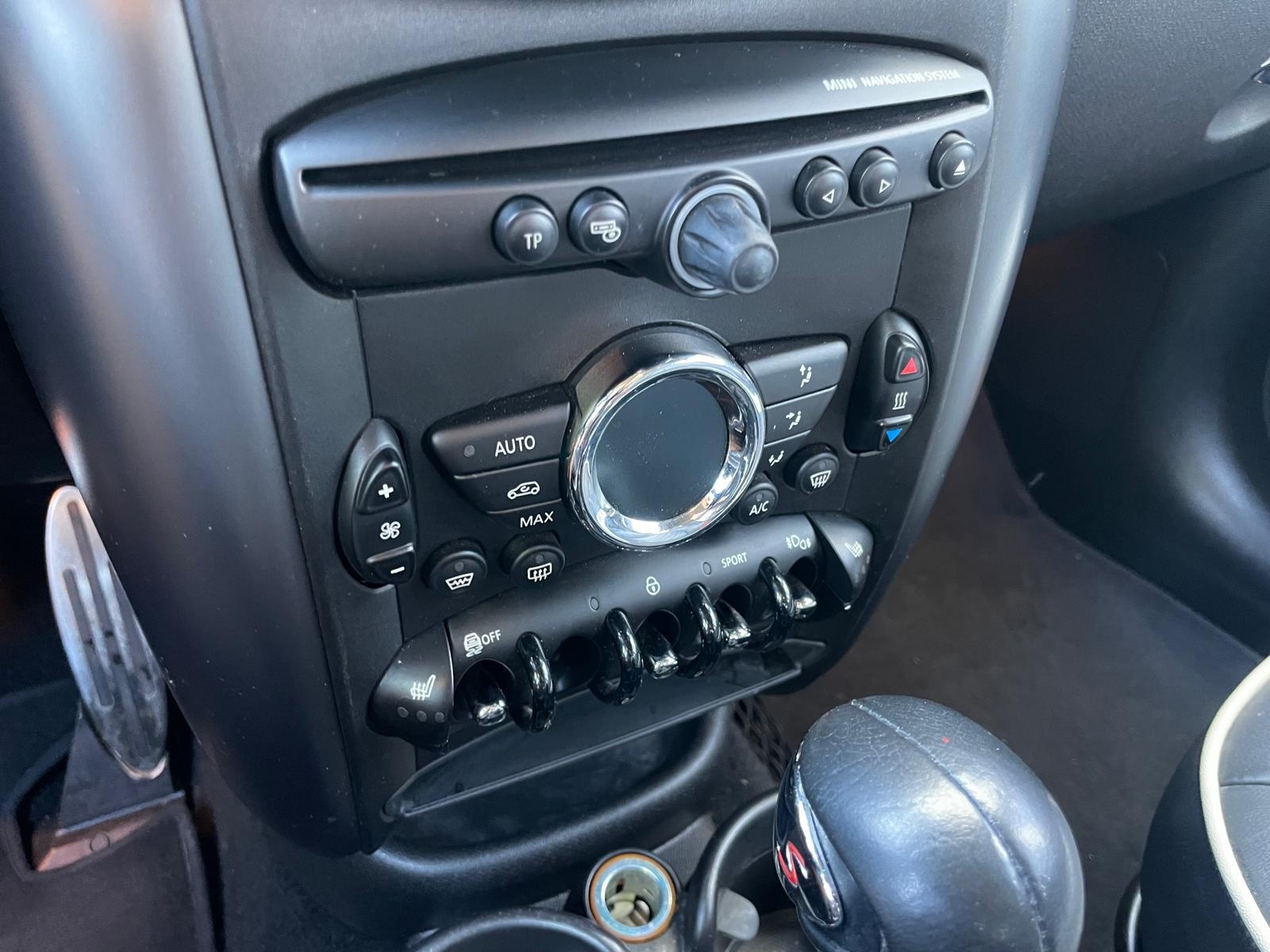 MINI Countryman Cooper SD ALL4 Steptronic (24)-image-14