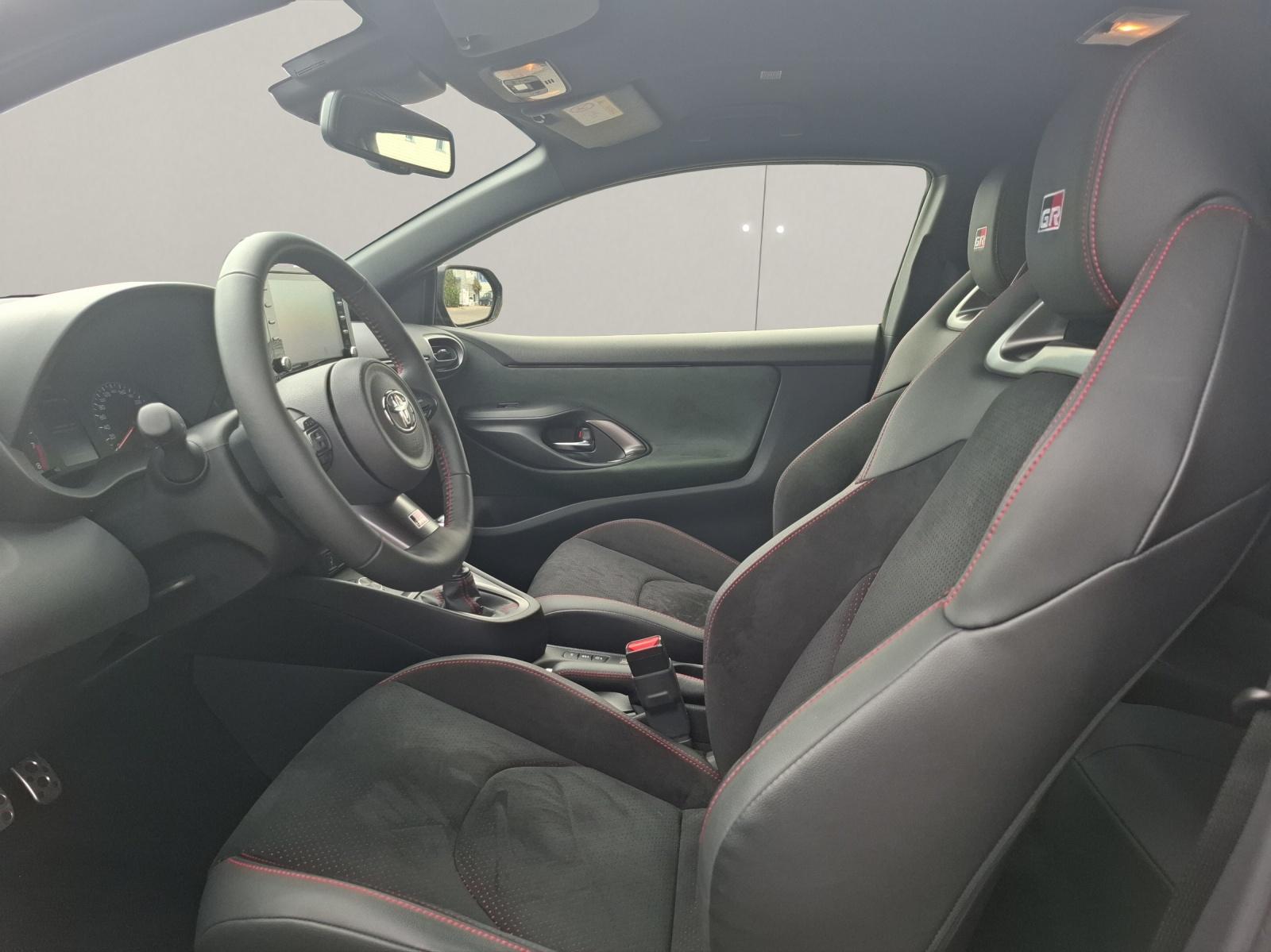 TOYOTA GR Yaris 1.6 Turbo Sport 4x4-image-8