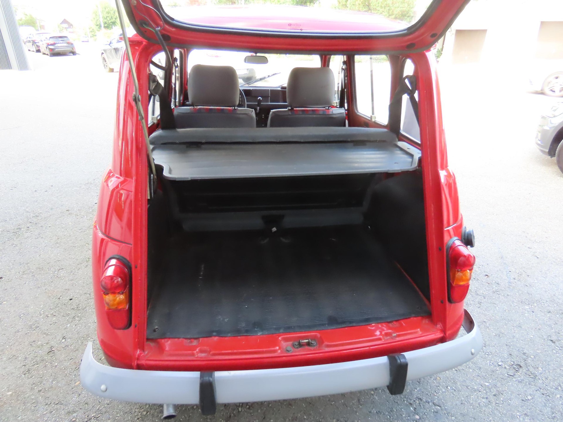 RENAULT R4 1100 Base-image-8