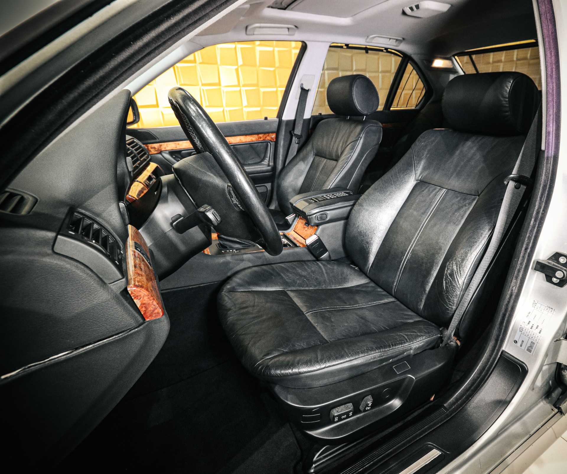 BMW 740i E38 4.4L V8 (M62B44)-image-9