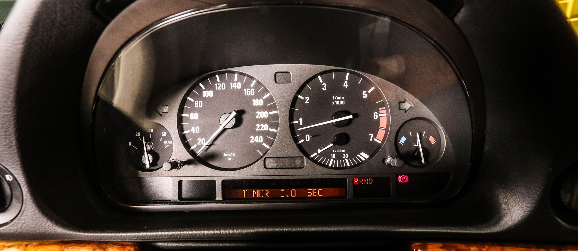 BMW 740i E38 4.4L V8 (M62B44)-image-14