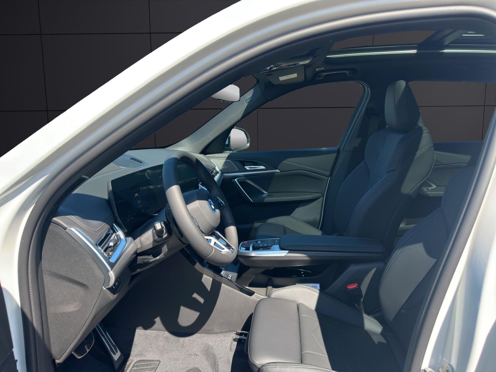 BMW X1 30e xDrive-image-5