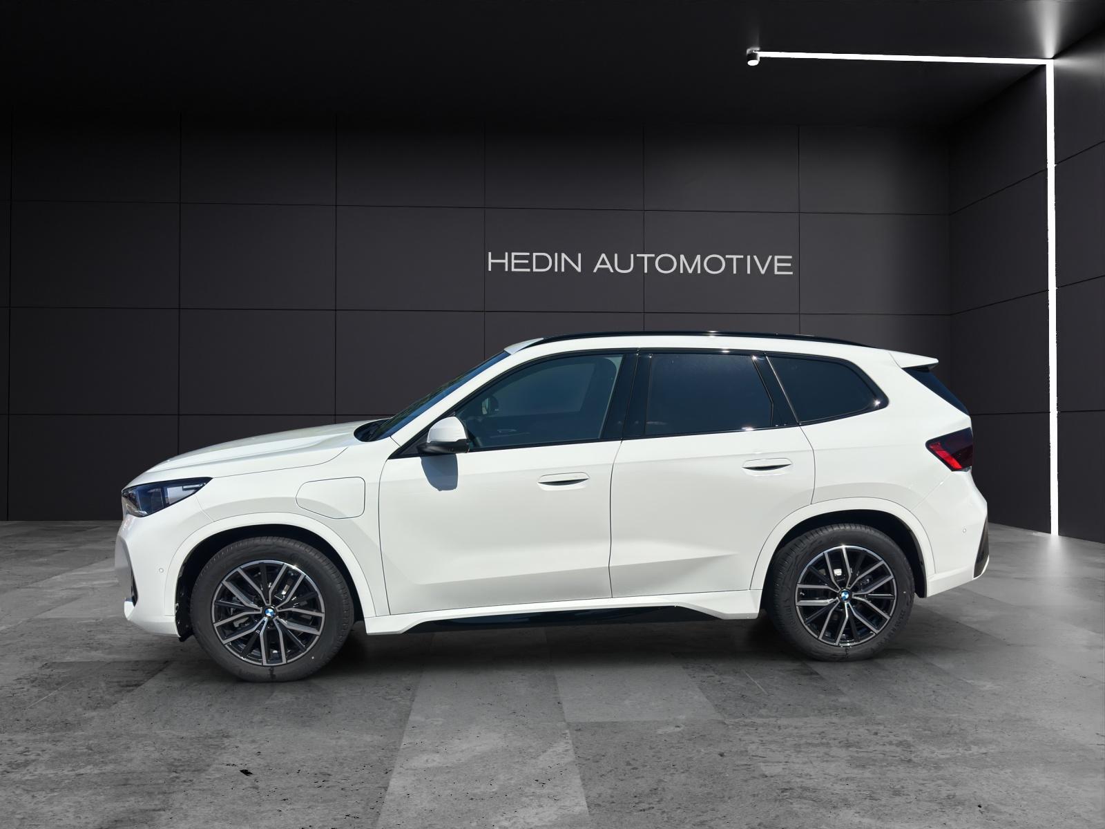BMW X1 30e xDrive-showroom-element-2