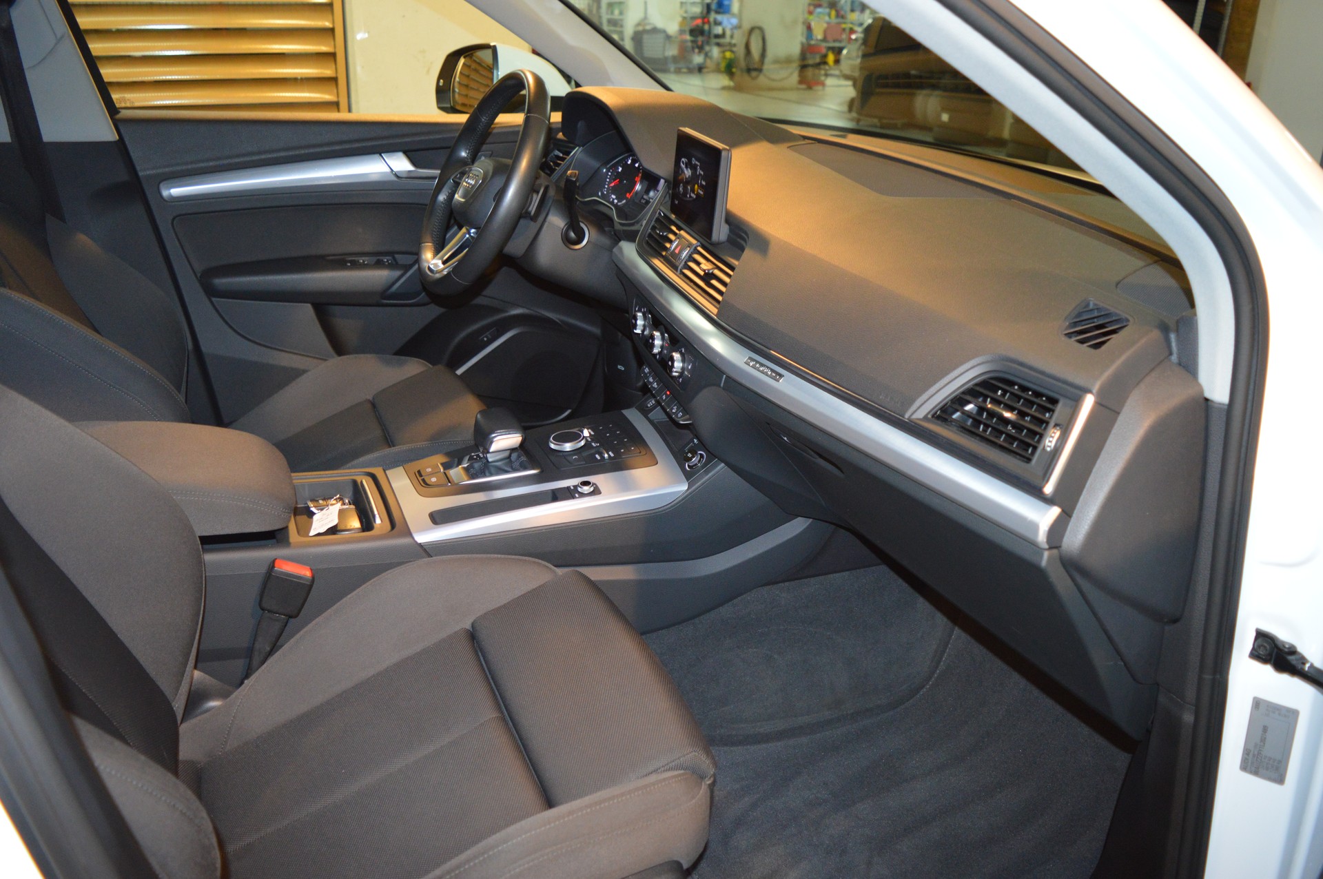 AUDI Q5 35 TDI sport quattro S-tronic-image-23