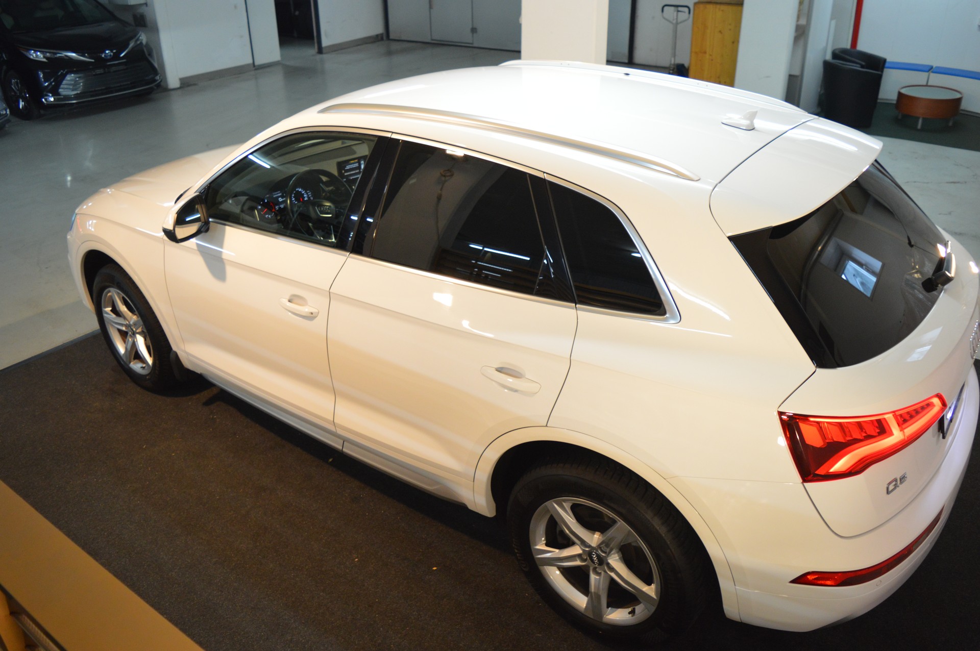 AUDI Q5 35 TDI sport quattro S-tronic-image-11