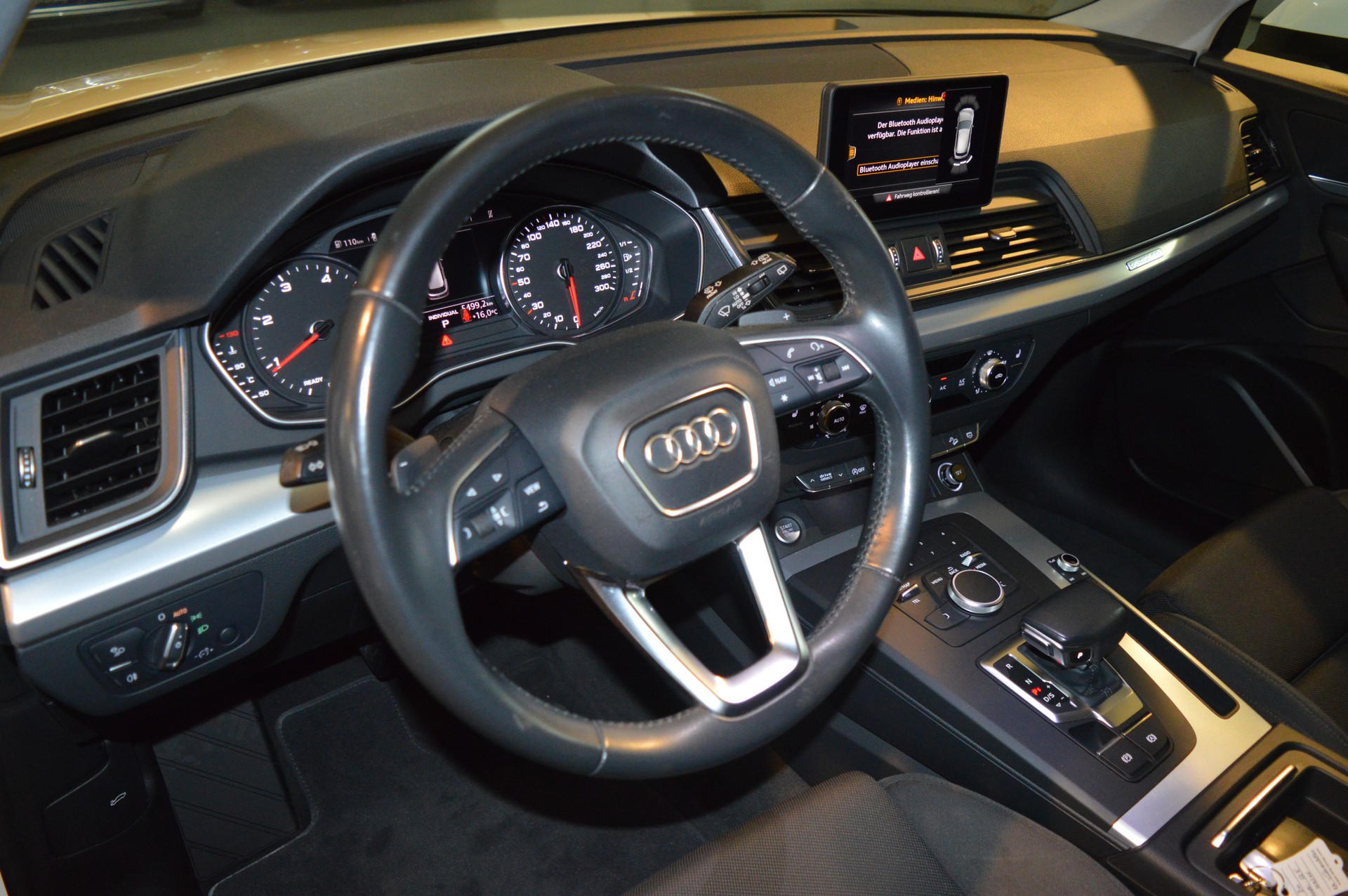 AUDI Q5 35 TDI sport quattro S-tronic-image-17