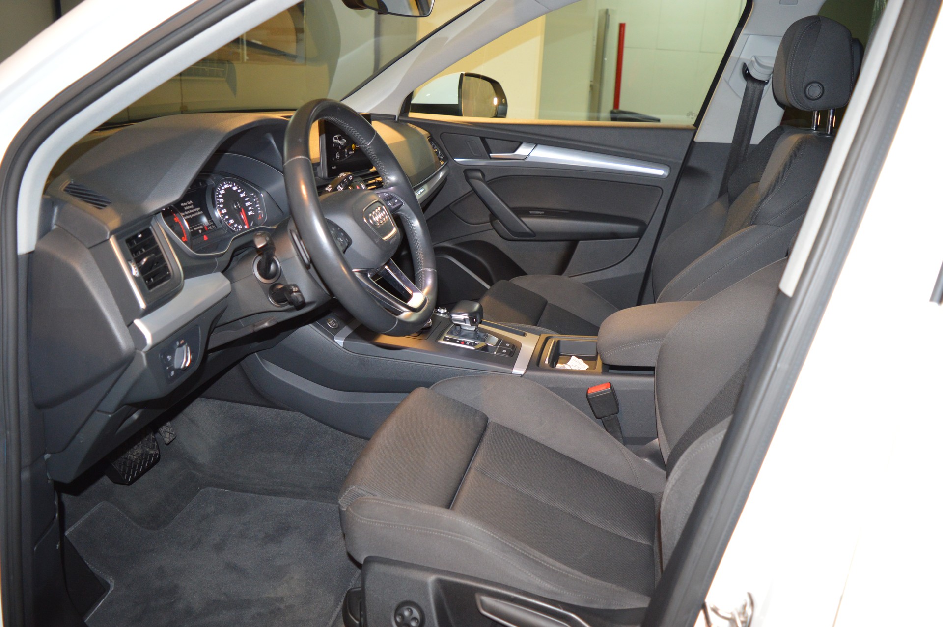 AUDI Q5 35 TDI sport quattro S-tronic-image-20
