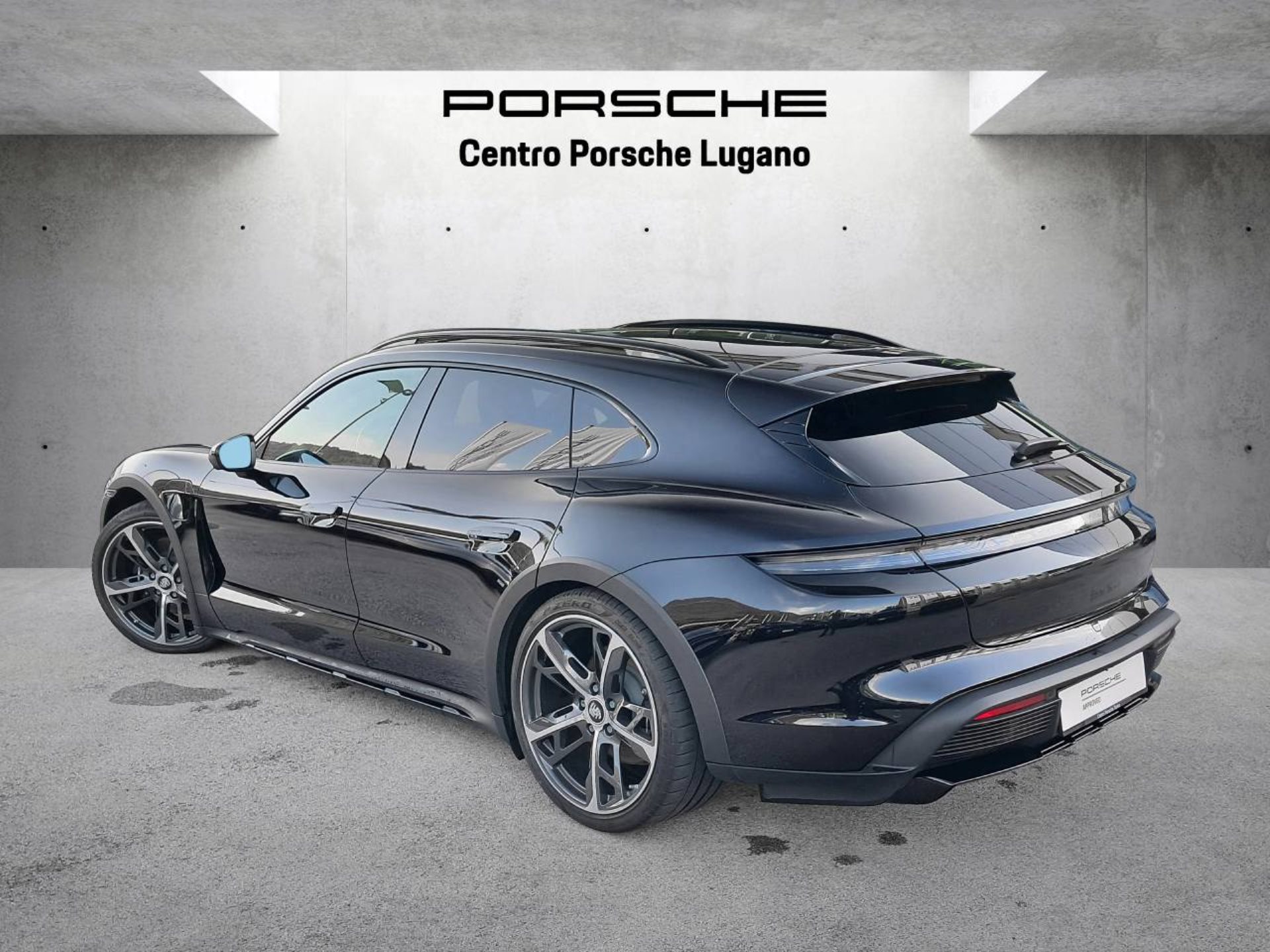PORSCHE Taycan 4S Cross Turismo (MY23)-image-2