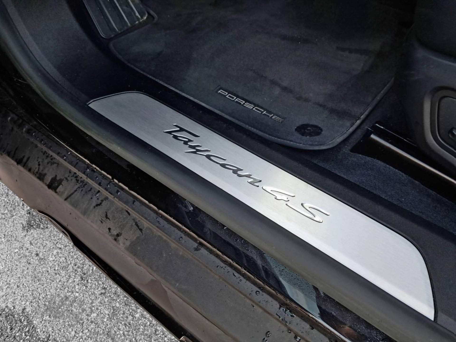 PORSCHE Taycan 4S Cross Turismo (MY23)-image-26