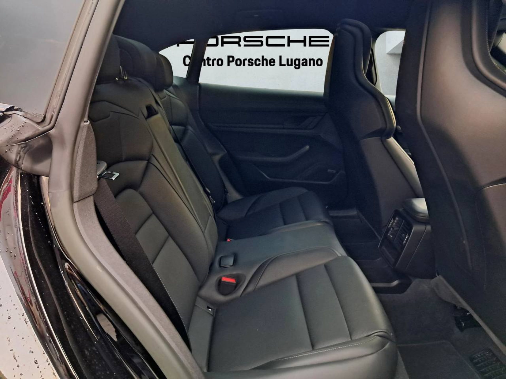 PORSCHE Taycan 4S Cross Turismo (MY23)-image-13