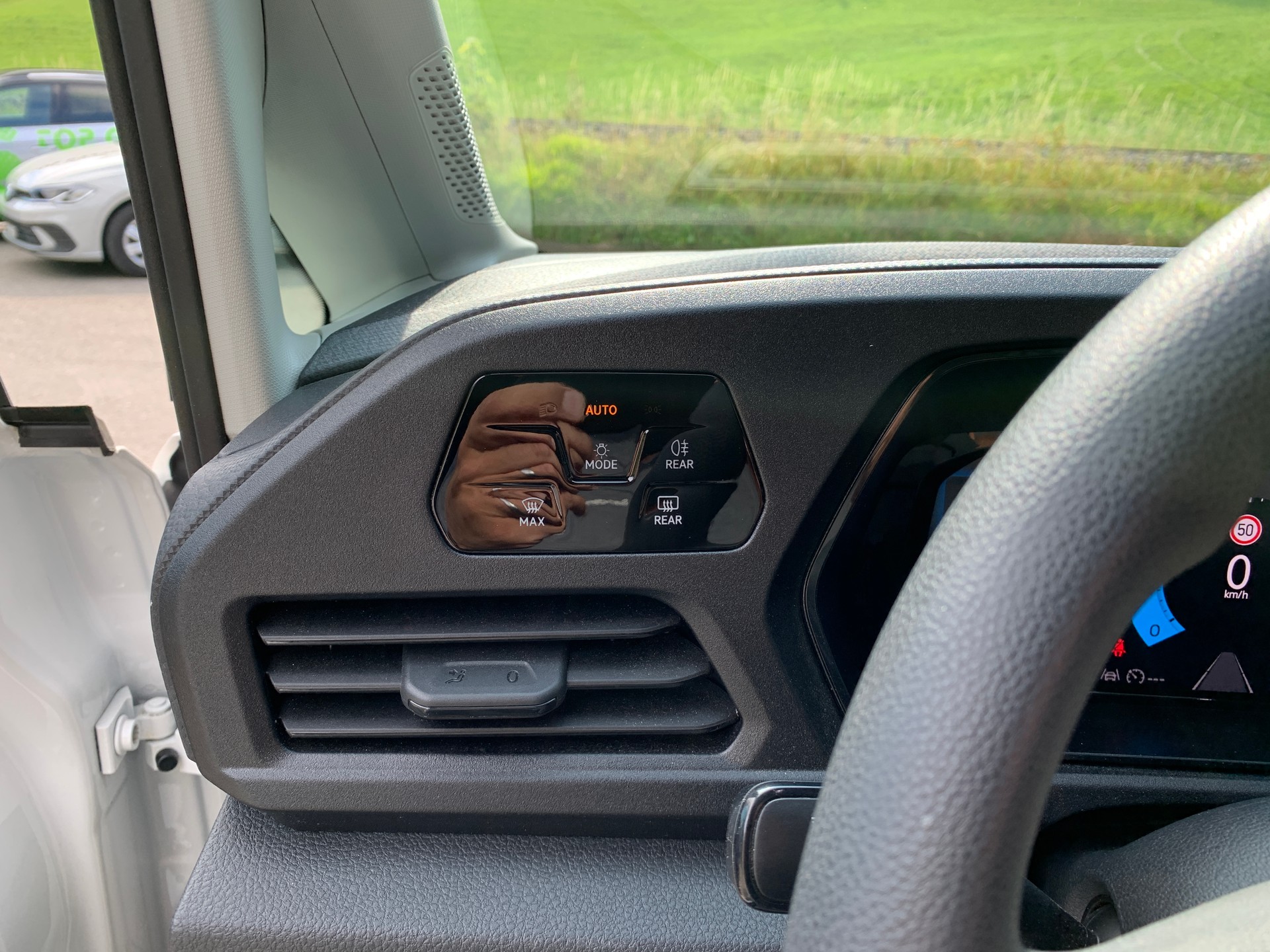 VW Caddy Cargo 2.0TDI Maxi 4Motion-image-9