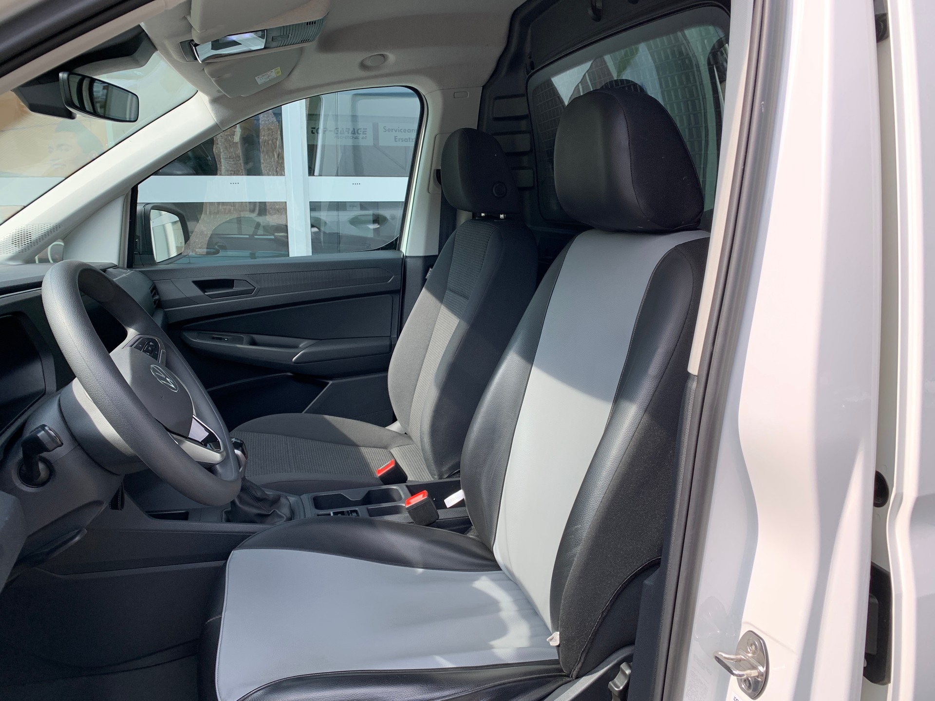 VW Caddy Cargo 2.0TDI Maxi 4Motion-image-8