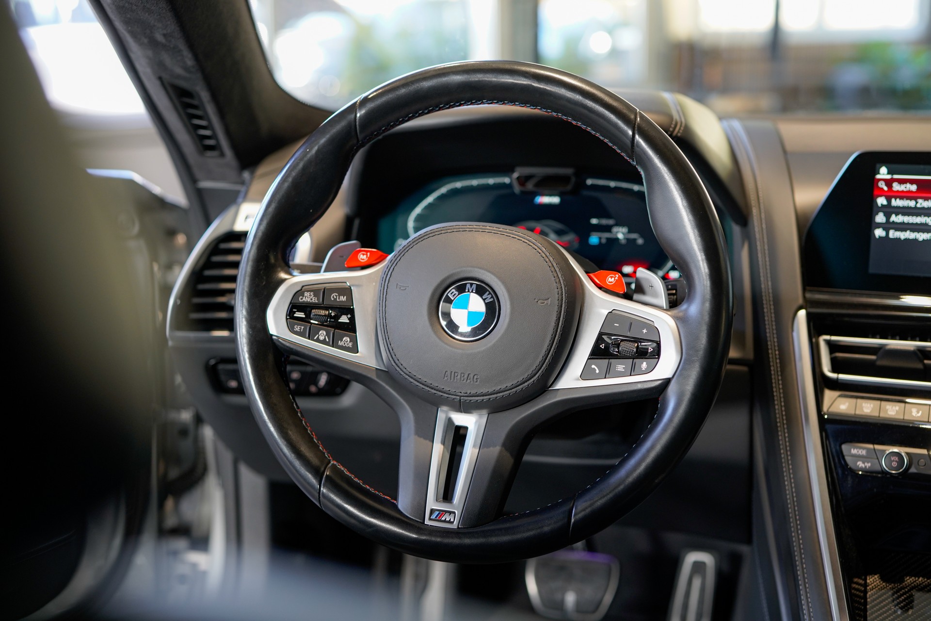 BMW M8 xDrive M Competition Steptronic-image-11