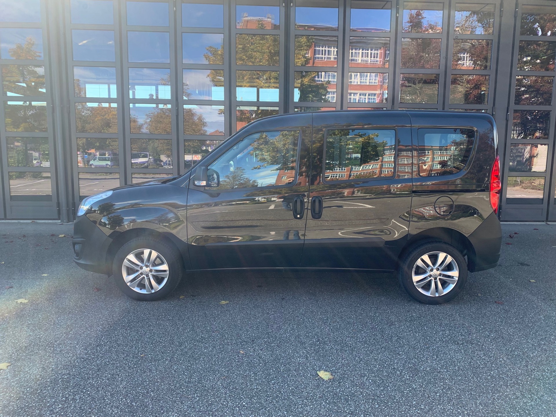 OPEL Combo 1.4 Turbo Enjoy L1H1-image-1