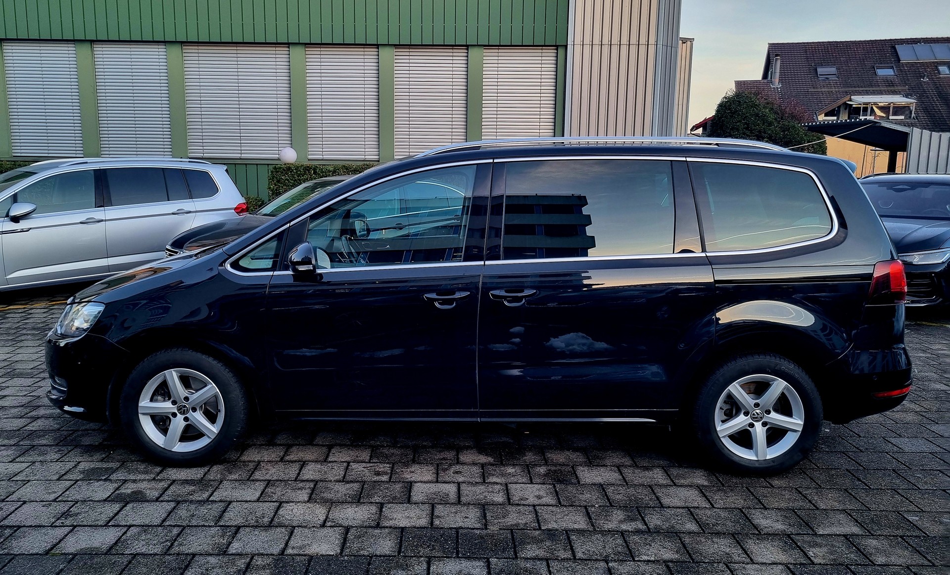 VW Sharan 2.0 TDI BMT 184 PS 7 Platzer Highline DSG-image-2