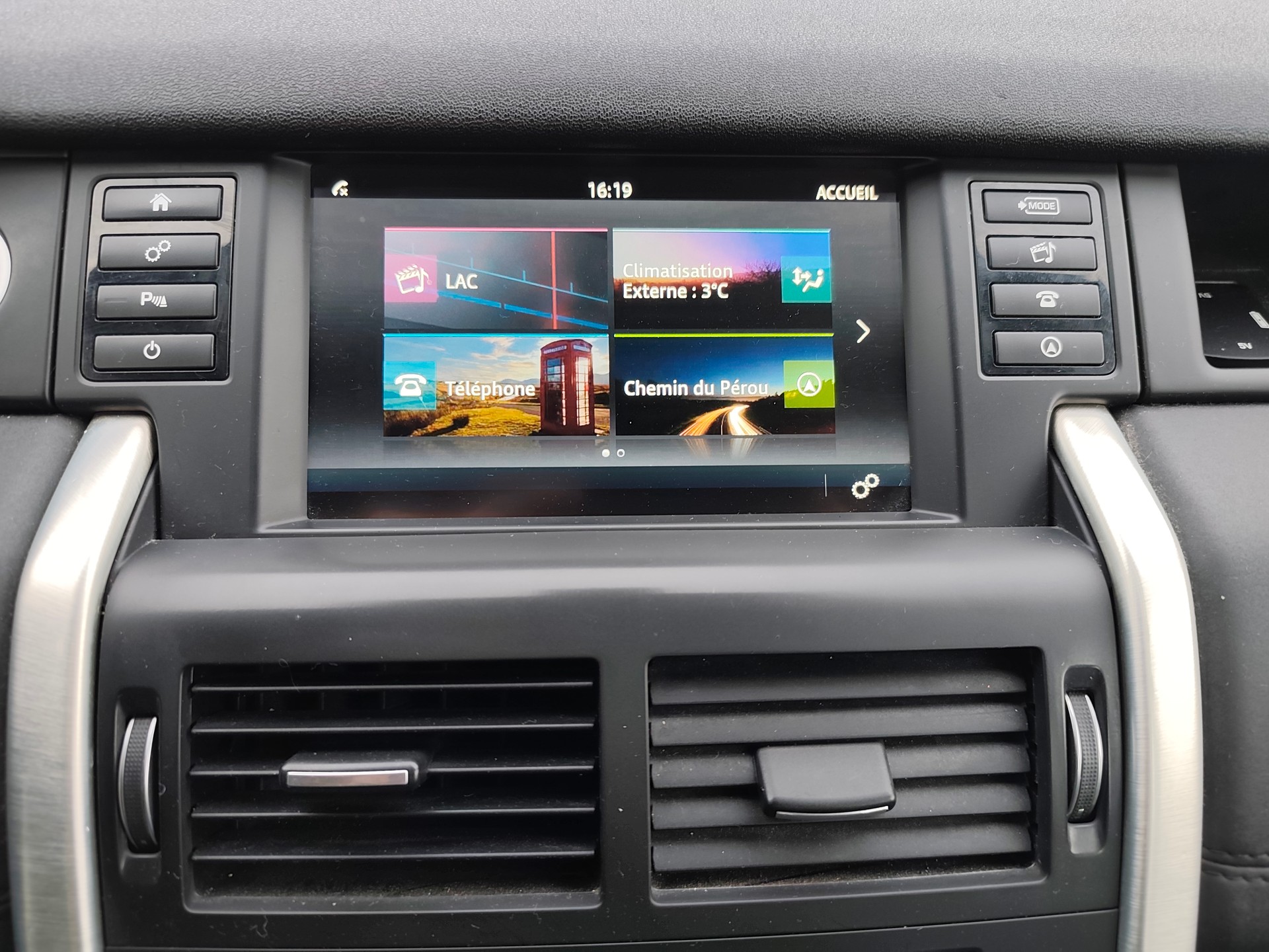LAND ROVER Discovery Sport 2.2TD4 HSE AT9-image-15