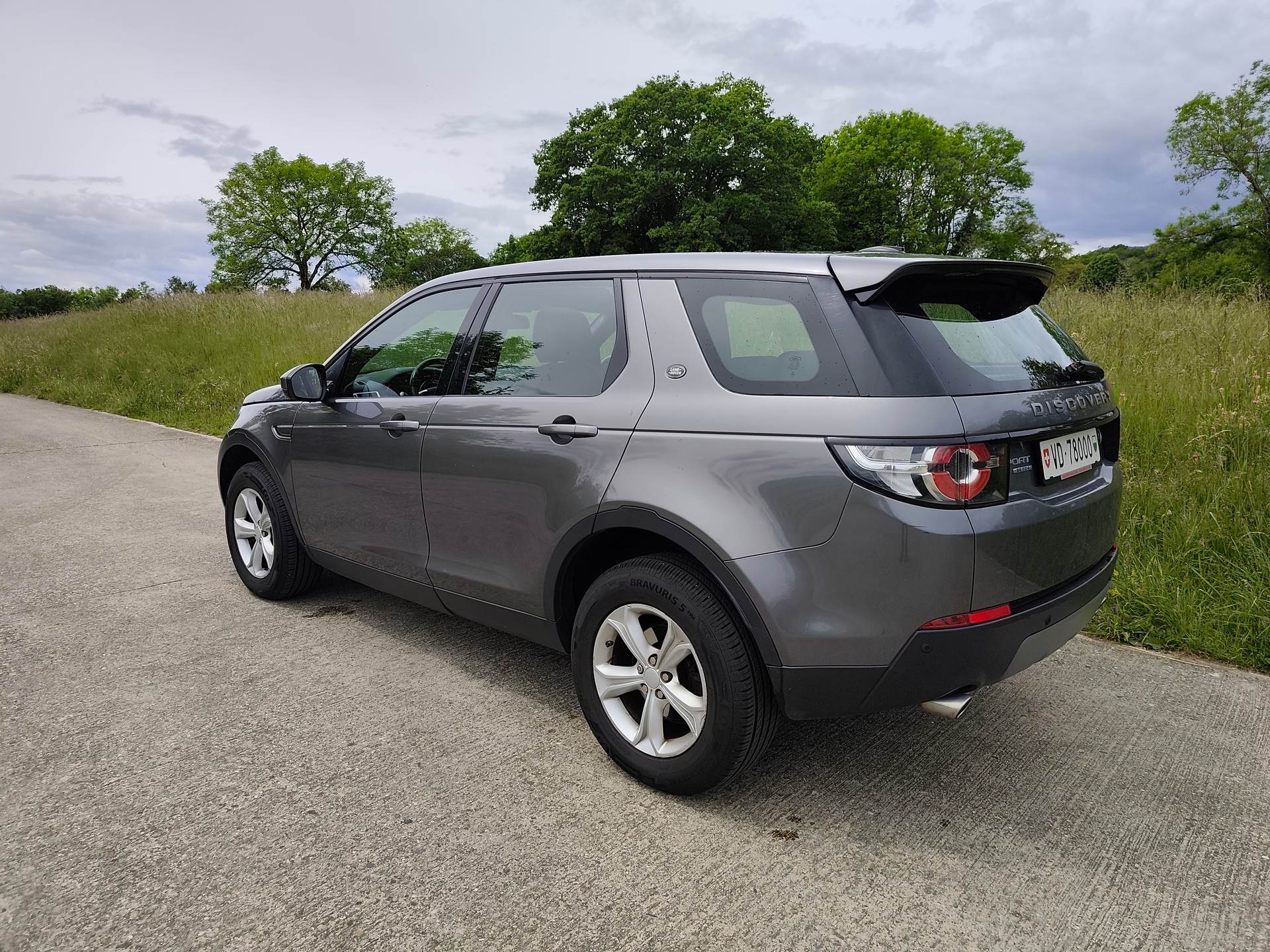 LAND ROVER Discovery Sport 2.2TD4 HSE AT9-image-3