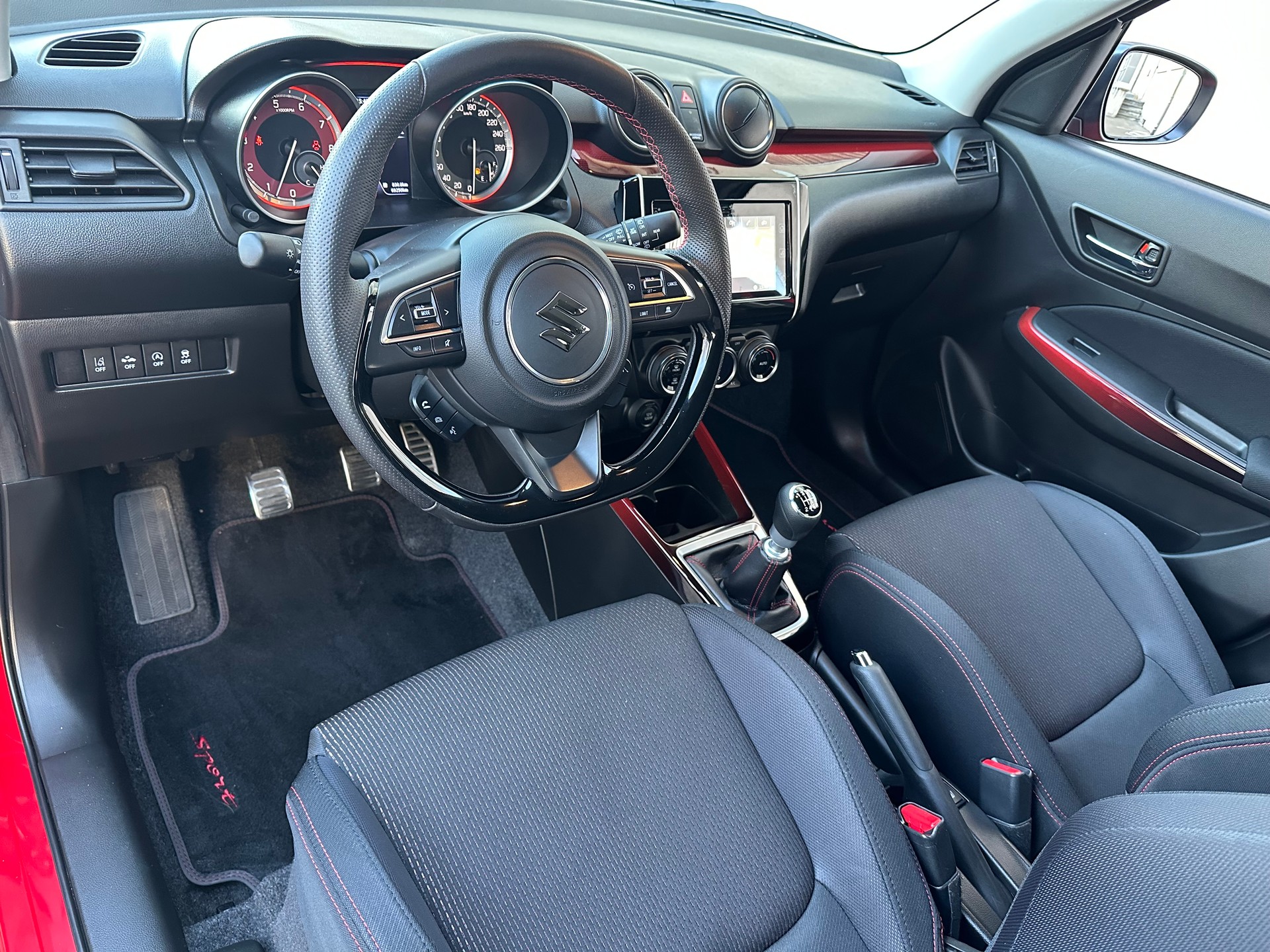 SUZUKI Swift Sport 1.4i 16V Compact Top-image-9
