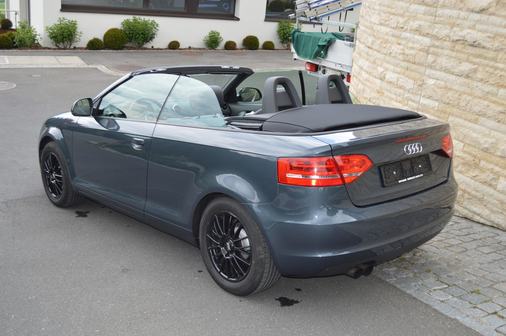 AUDI A3 Cabriolet 1.8 TFSI Attraction-image-4