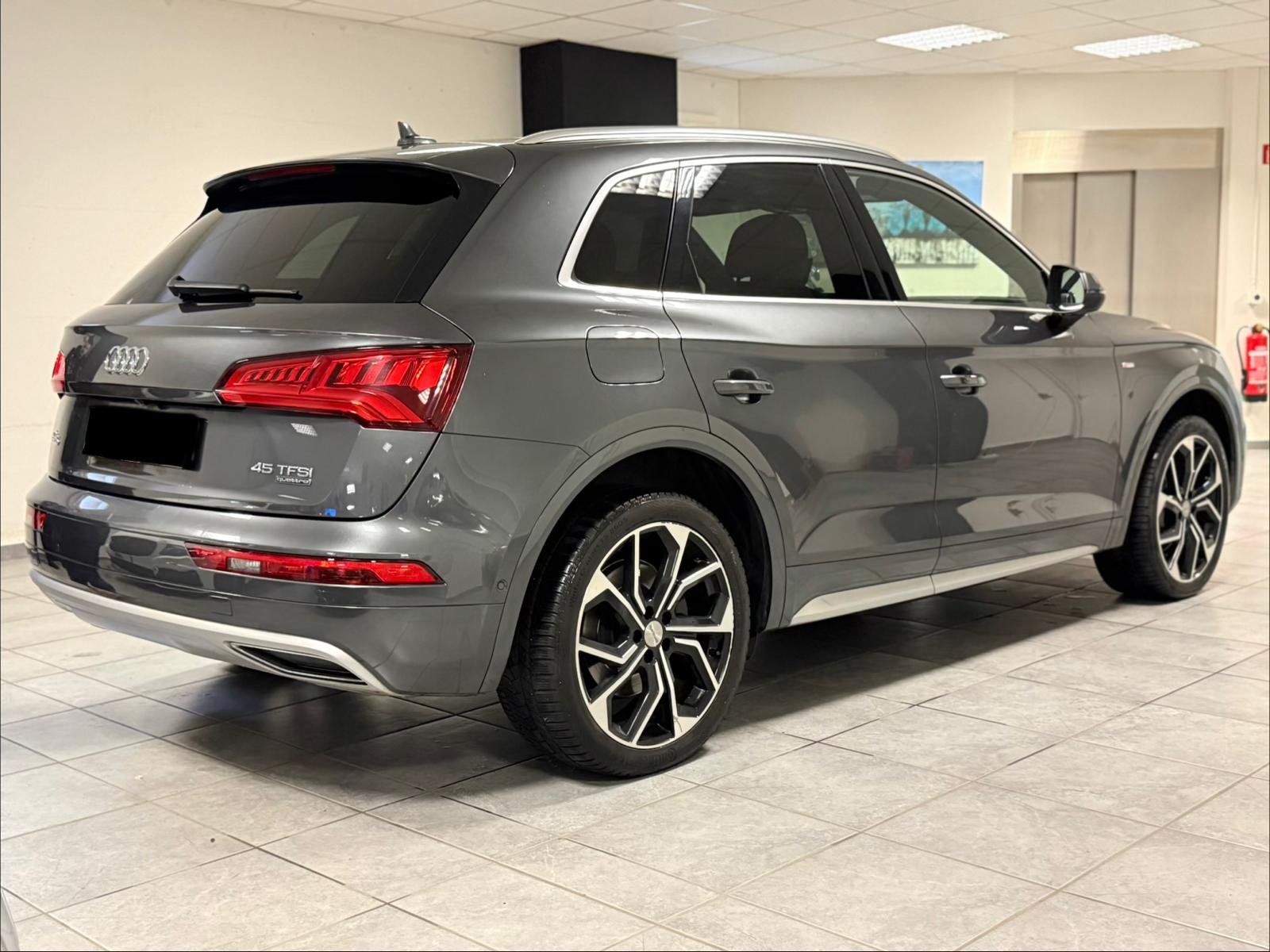 AUDI Q5 45 TFSI sport quattro S-tronic-image-16
