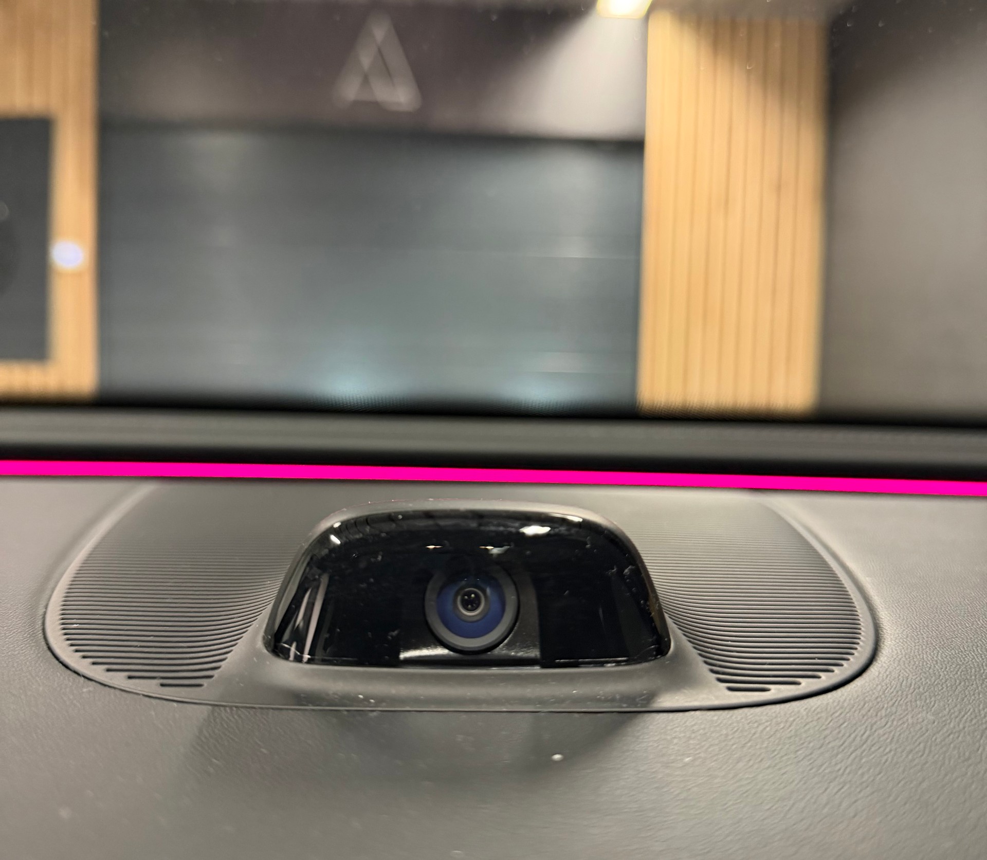 MERCEDES-BENZ E 220 d 4Matic 9G-Tronic-image-18