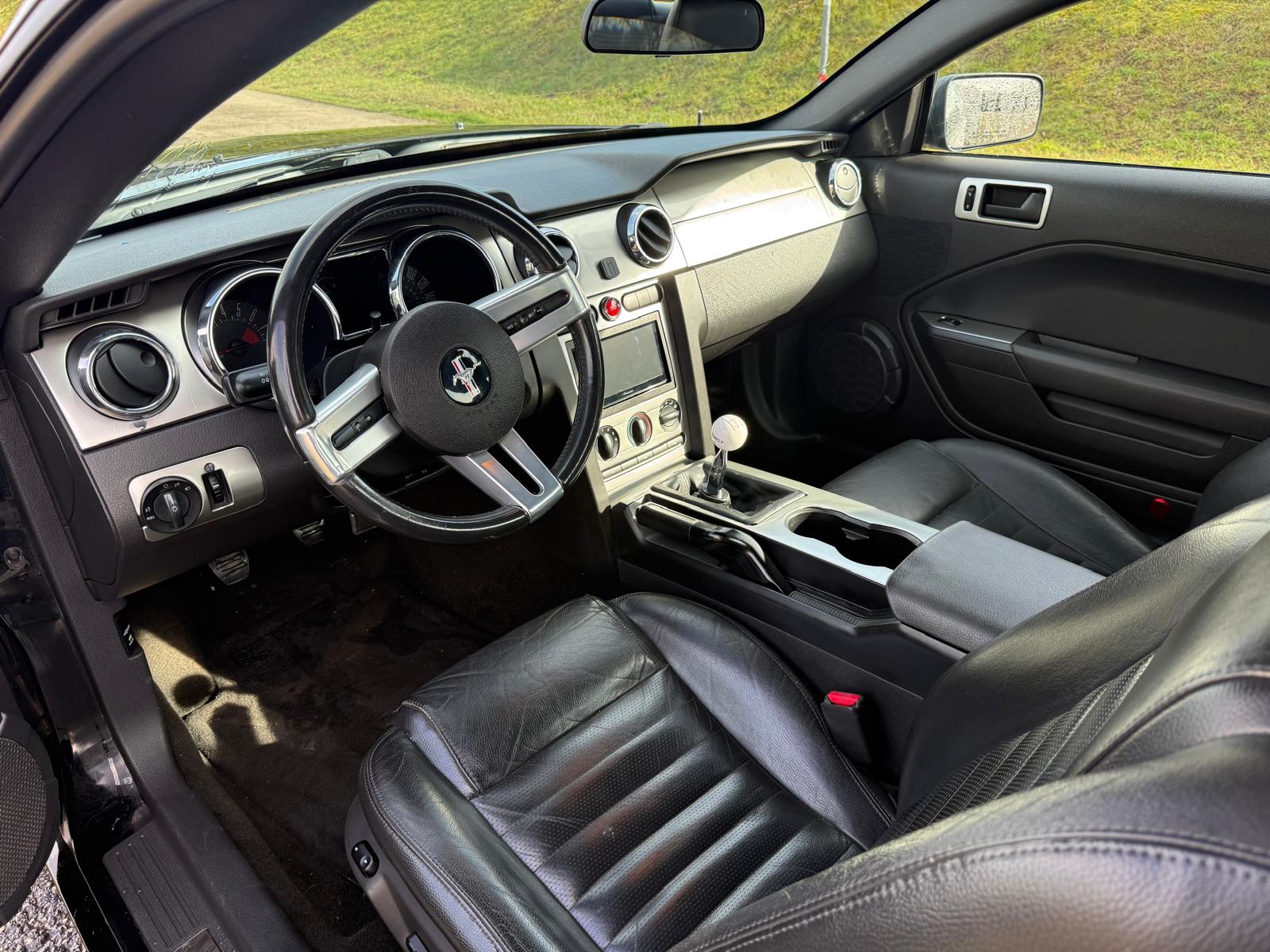 FORD Mustang GT-image-9