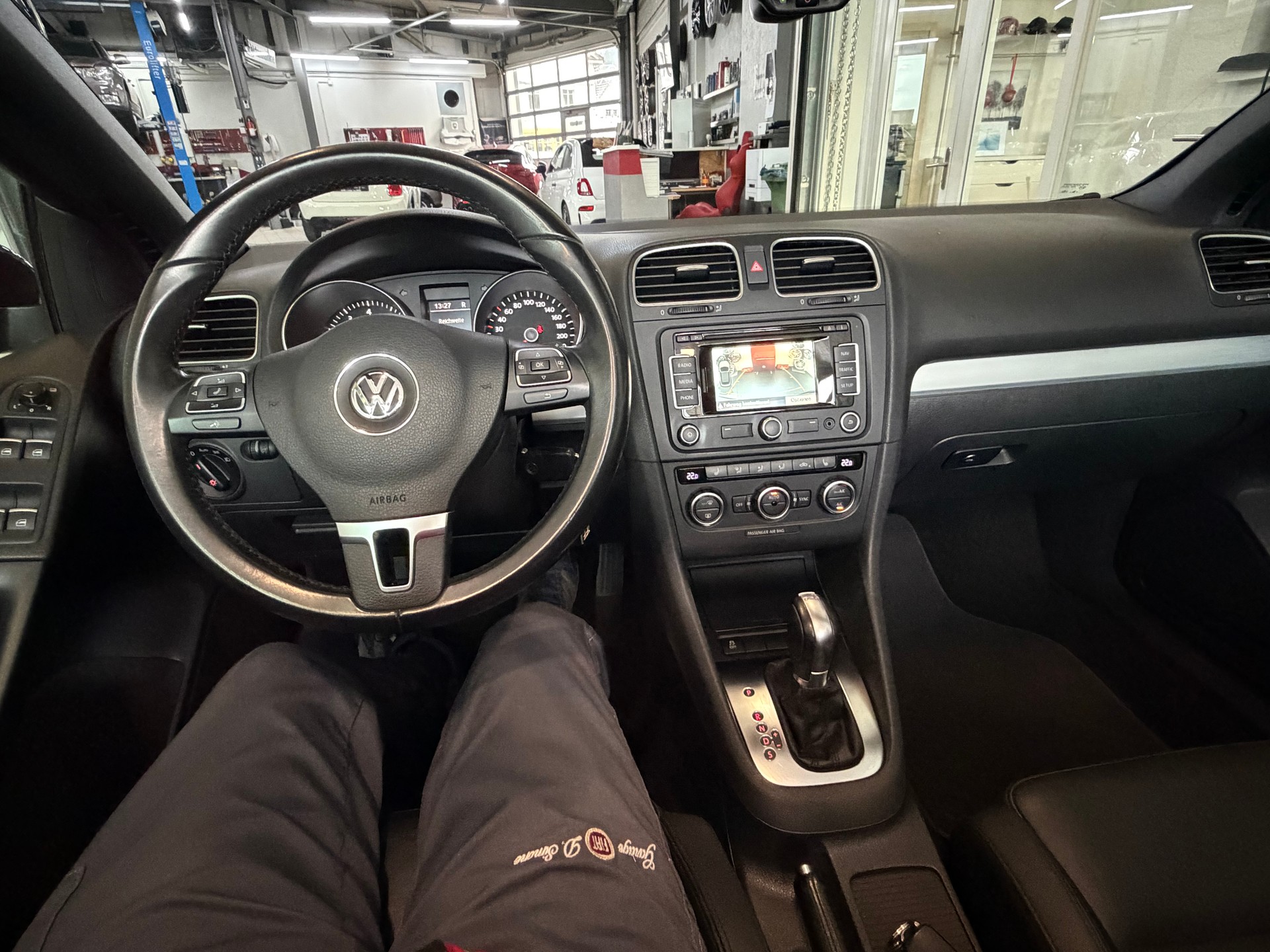VW Golf Cabrio 1.4 TSI Cup DSG-image-14