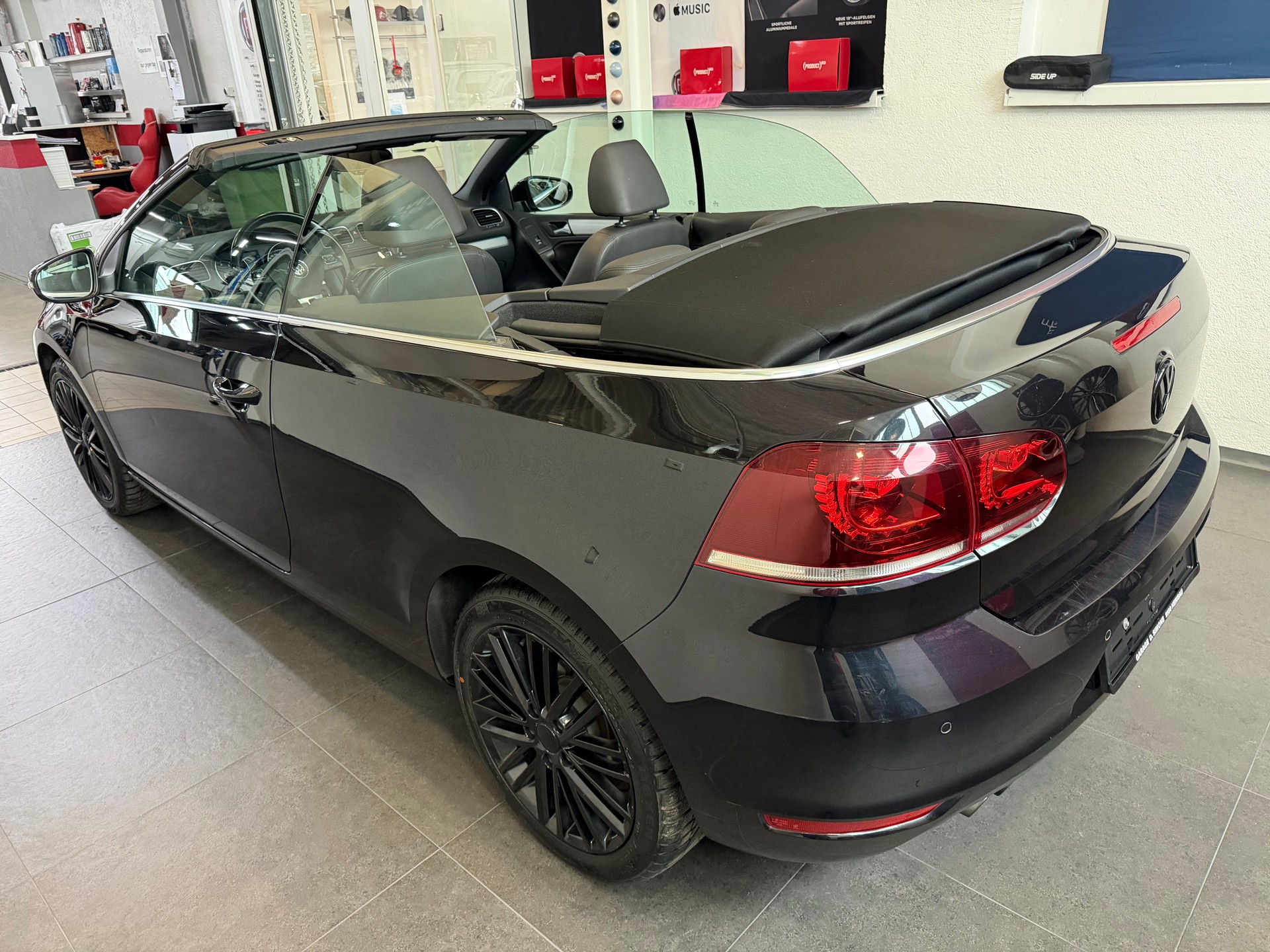 VW Golf Cabrio 1.4 TSI Cup DSG-image-10