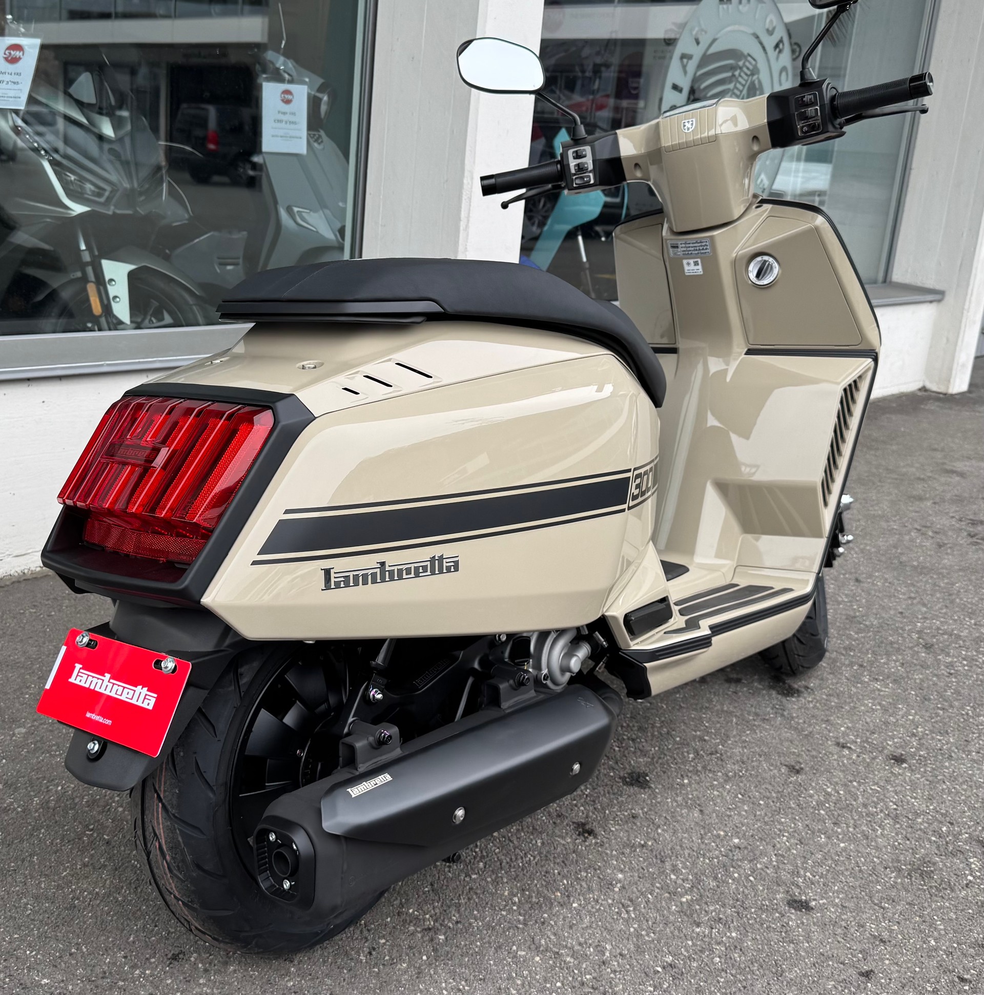 LAMBRETTA X 300 SR-showroom-element-3