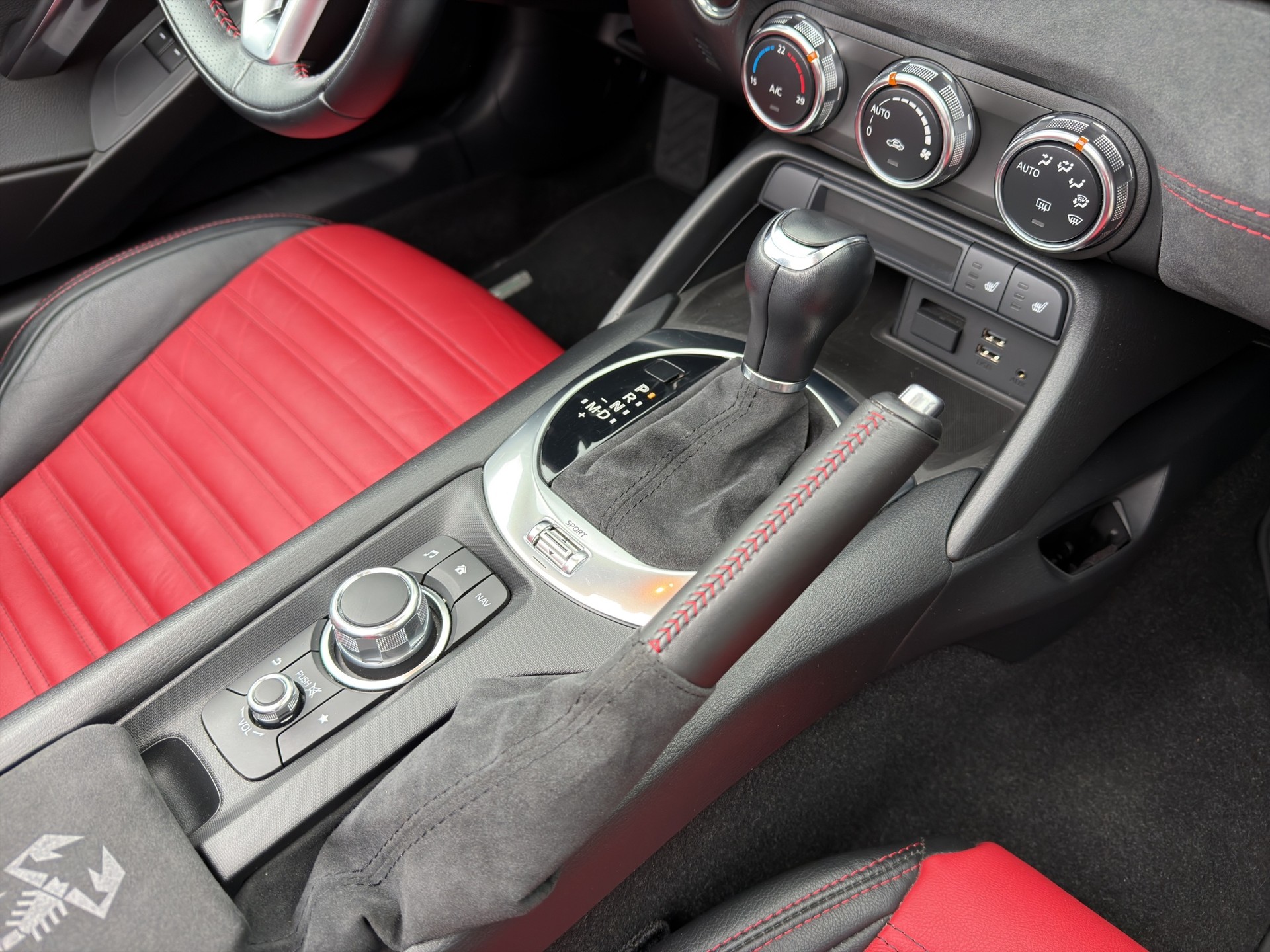 FIAT 124 Spider 1.4 TB Abarth Automatic-image-25