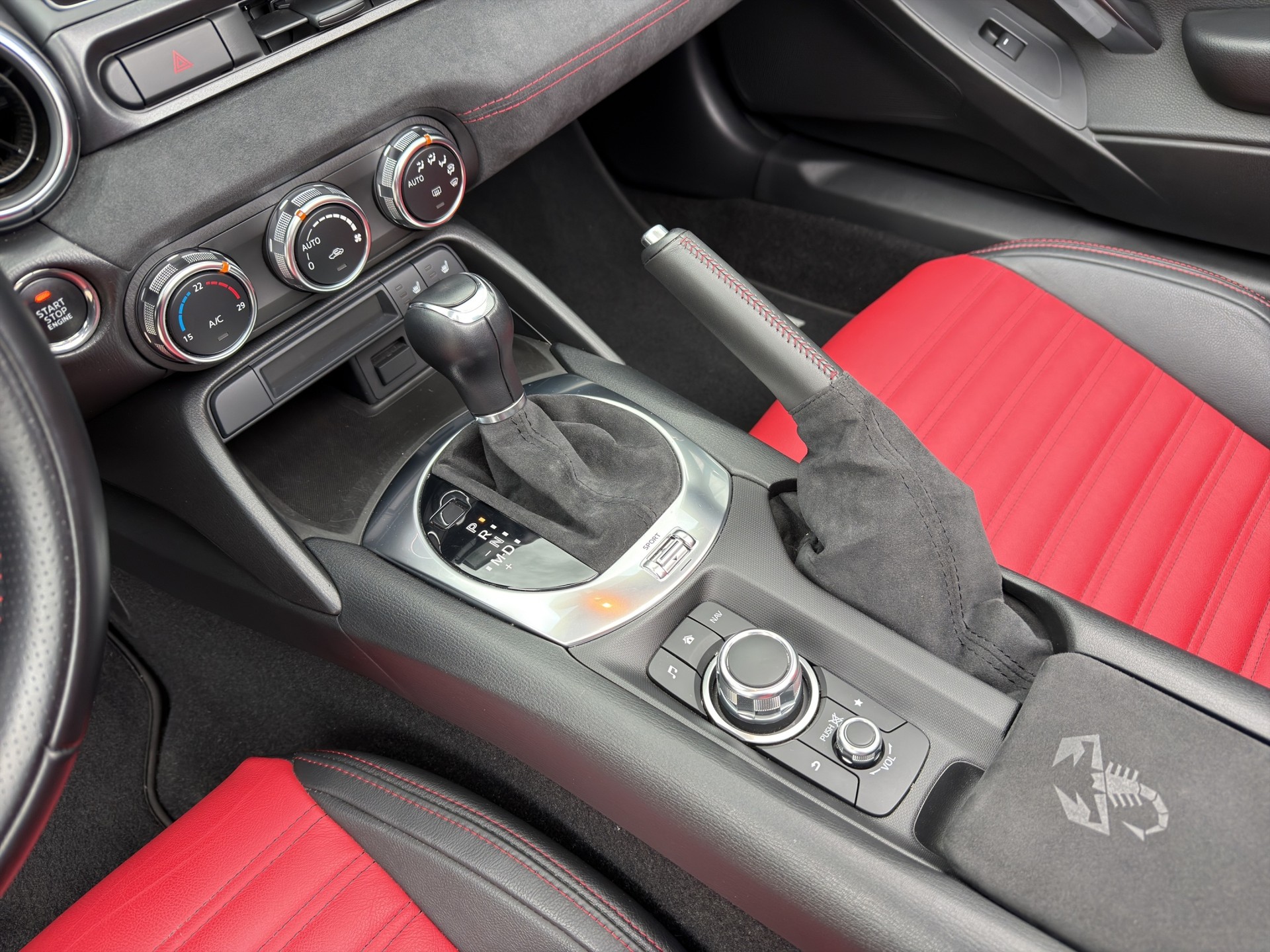 FIAT 124 Spider 1.4 TB Abarth Automatic-image-21