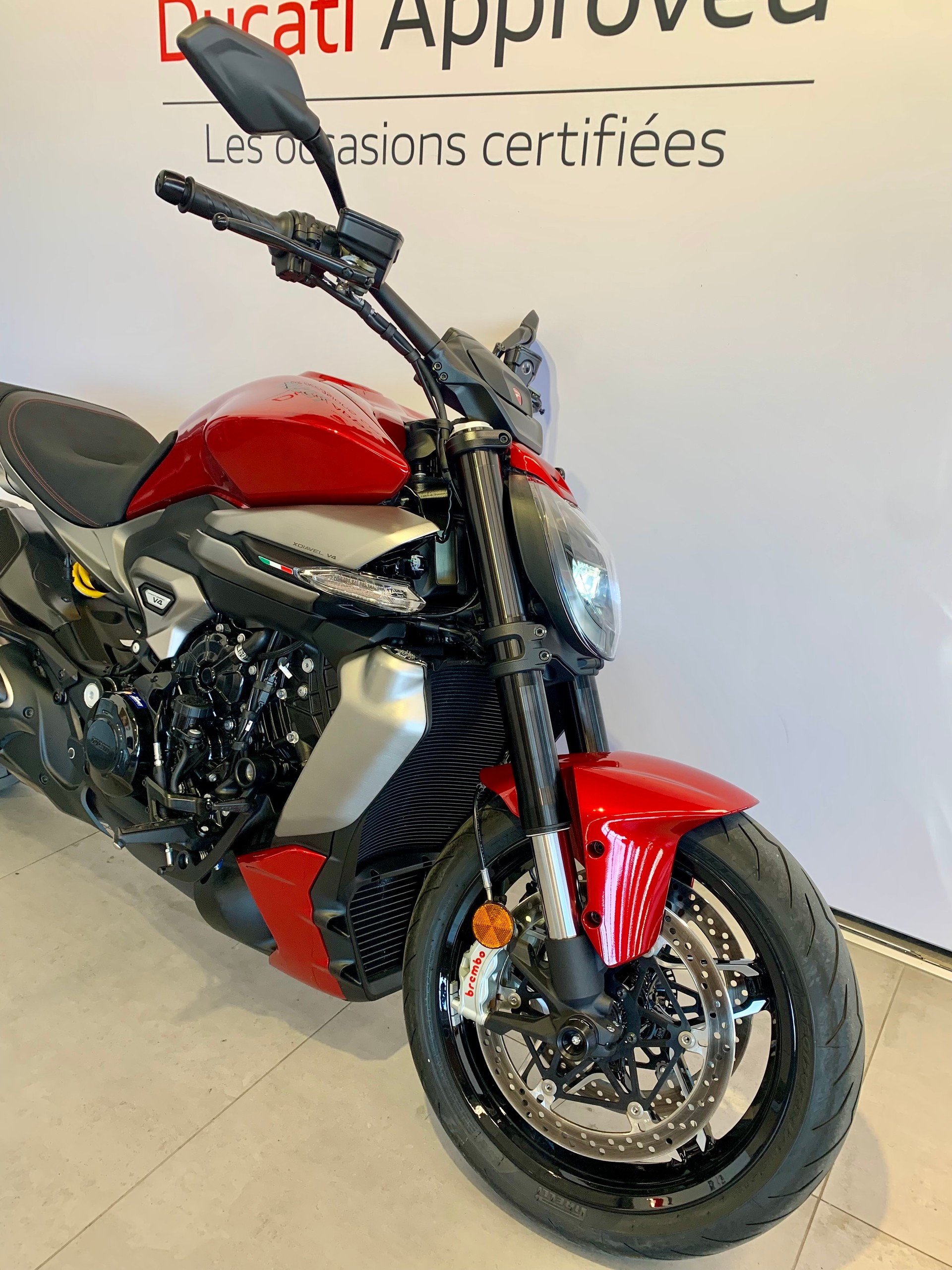 DUCATI X Diavel V4-showroom-element-3
