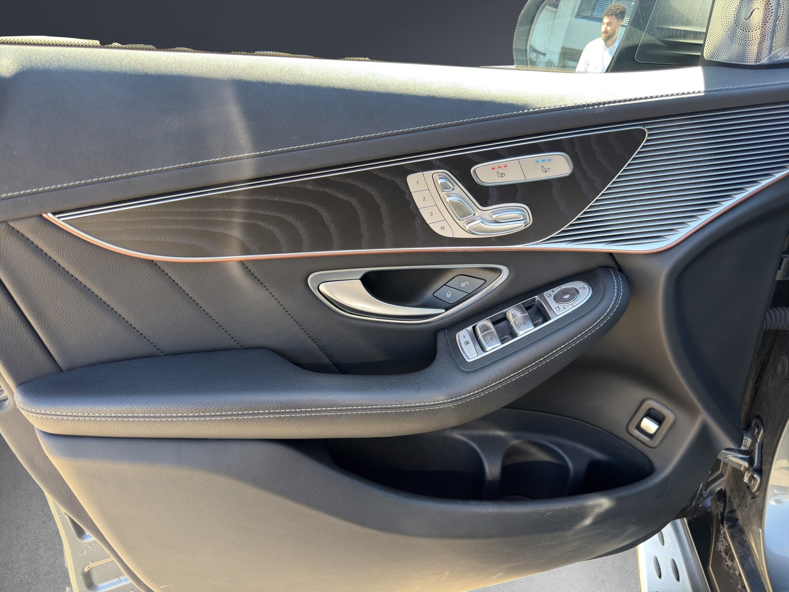MERCEDES-BENZ EQC 400 AMG Line 4Matic-image-13