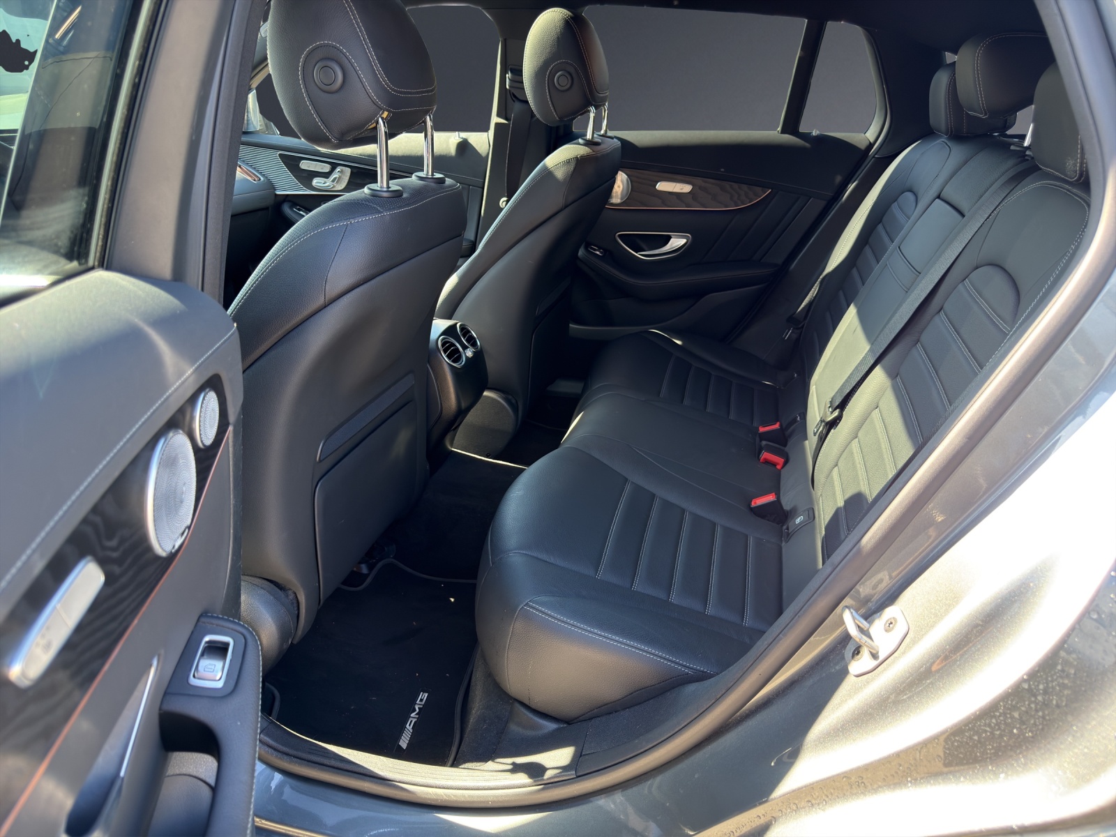 MERCEDES-BENZ EQC 400 AMG Line 4Matic-image-12