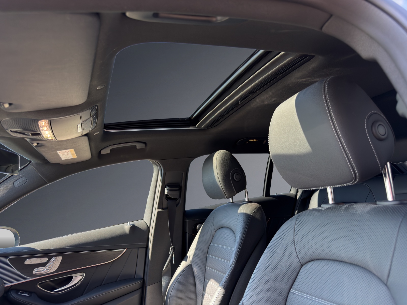 MERCEDES-BENZ EQC 400 AMG Line 4Matic-image-11