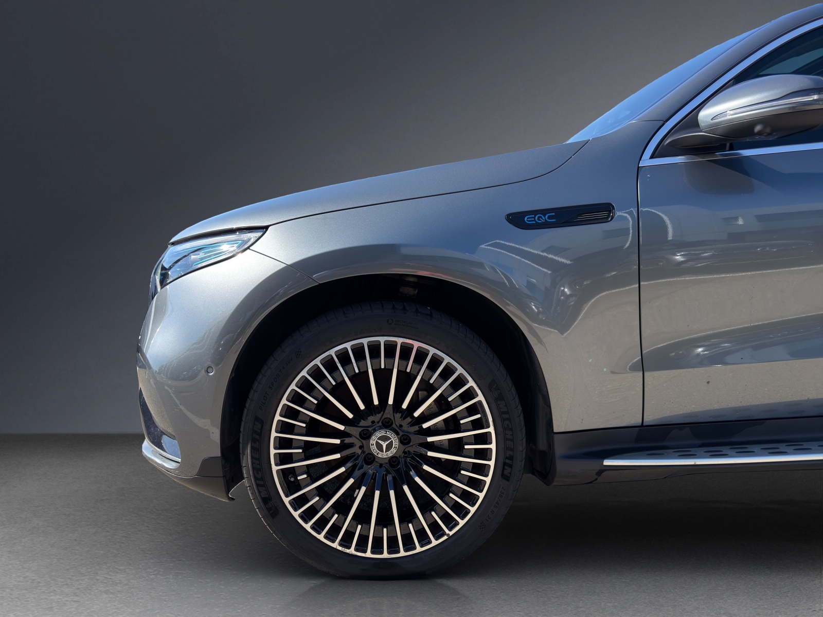 MERCEDES-BENZ EQC 400 AMG Line 4Matic-image-6