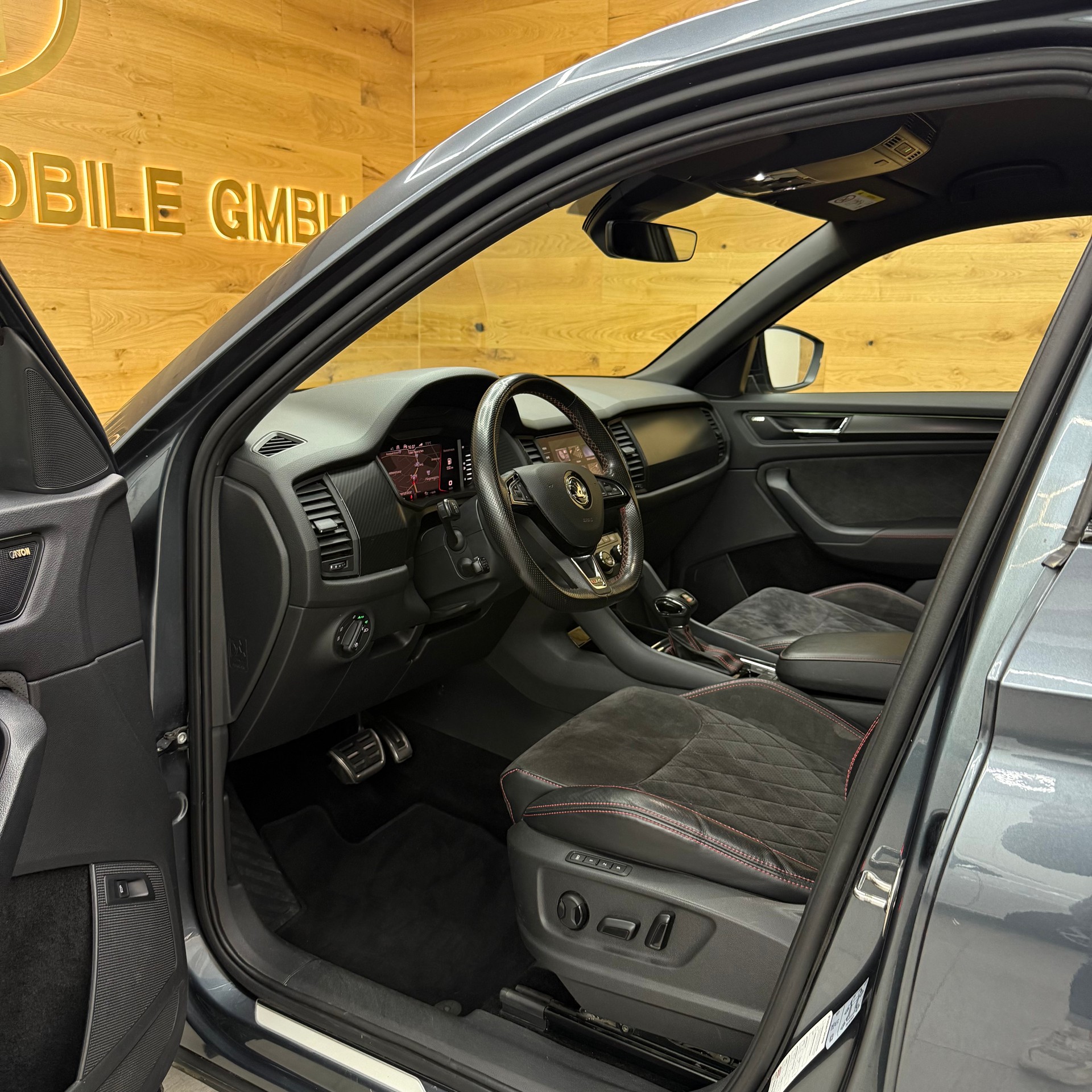 SKODA Kodiaq 2.0 Bi-TDI SCR RS 4x4 DSG *12 Monate Garantie*Anhängerkupplung*Leasing ab 359.-*-image-7