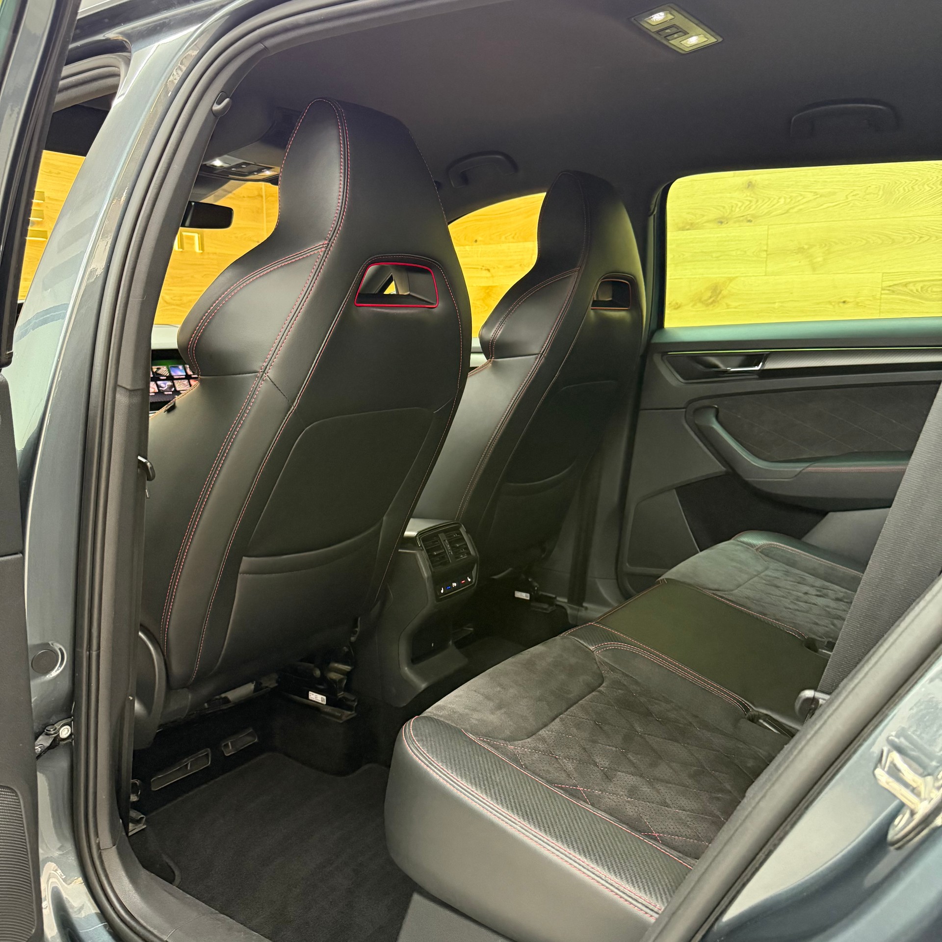 SKODA Kodiaq 2.0 Bi-TDI SCR RS 4x4 DSG *12 Monate Garantie*Anhängerkupplung*Leasing ab 359.-*-image-10