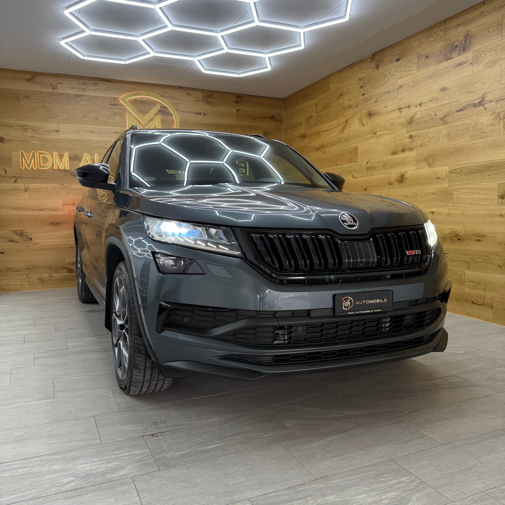 SKODA Kodiaq 2.0 Bi-TDI SCR RS 4x4 DSG *12 Monate Garantie*Anhängerkupplung*Leasing ab 359.-*-showroom-element-1