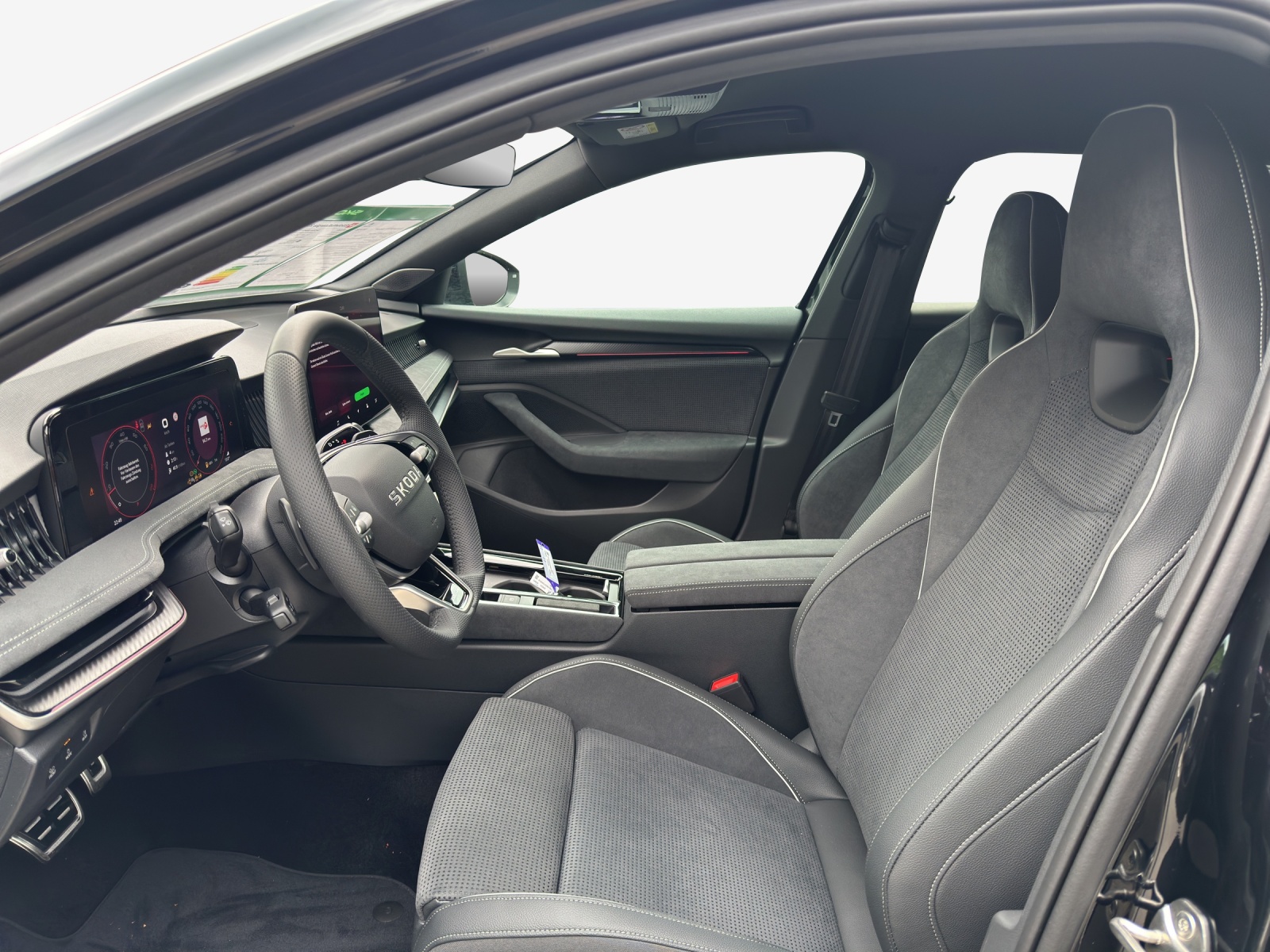 SKODA Superb Combi 2.0 TSI Sportline 4x4 DSG-image-7