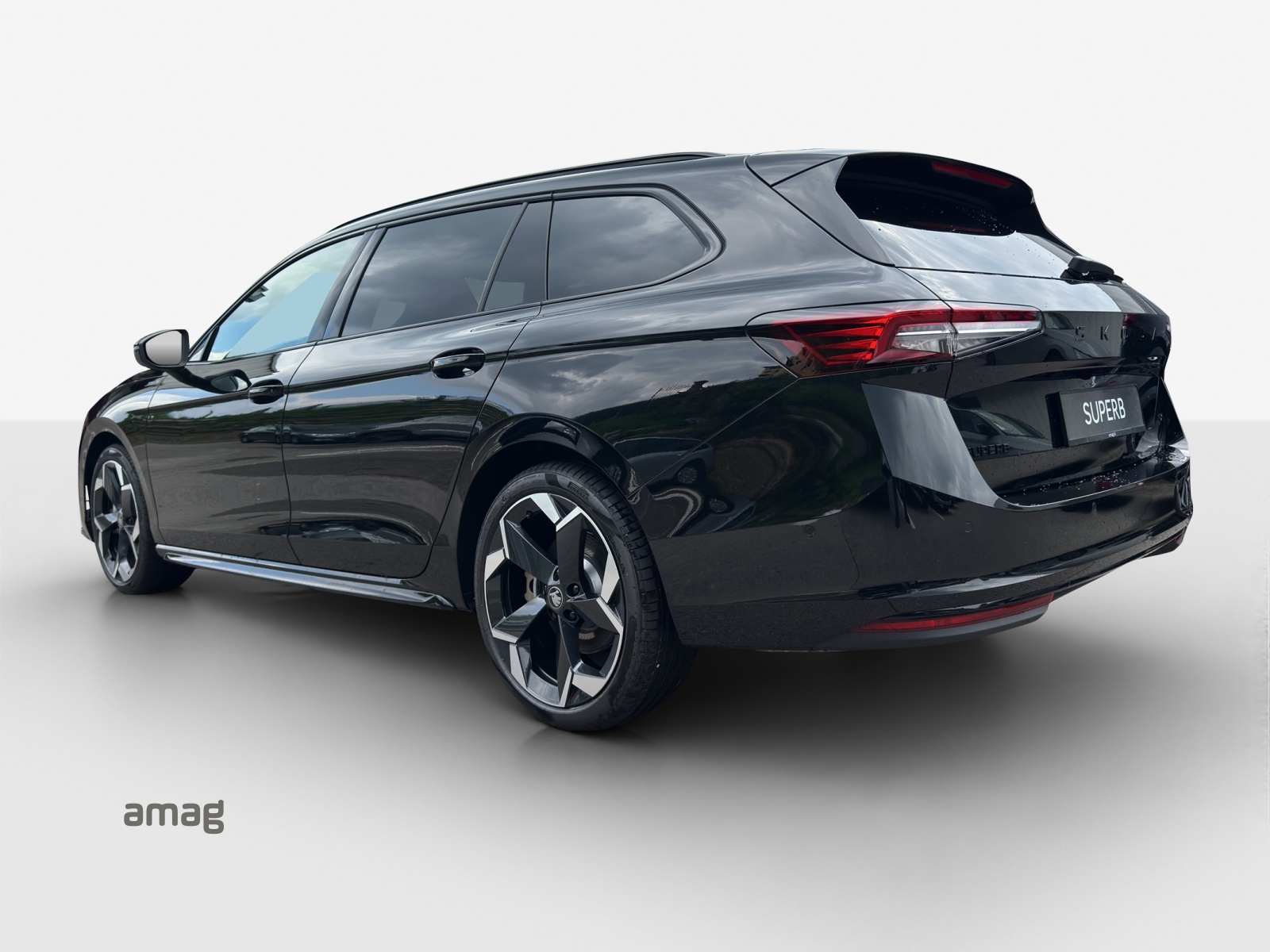 SKODA Superb Combi 2.0 TSI Sportline 4x4 DSG-image-2
