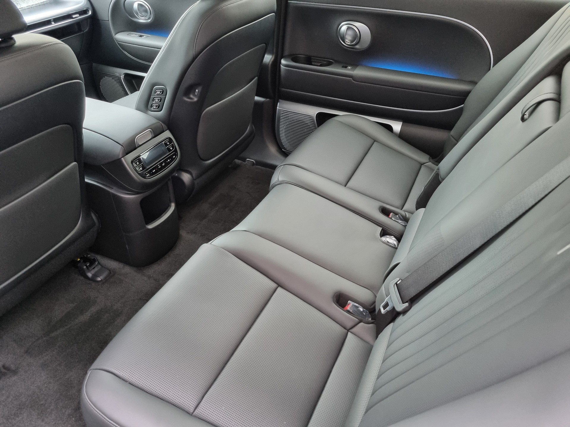 HYUNDAI Ioniq 9 110kWh Vertex Caligraphy 4WD-image-8