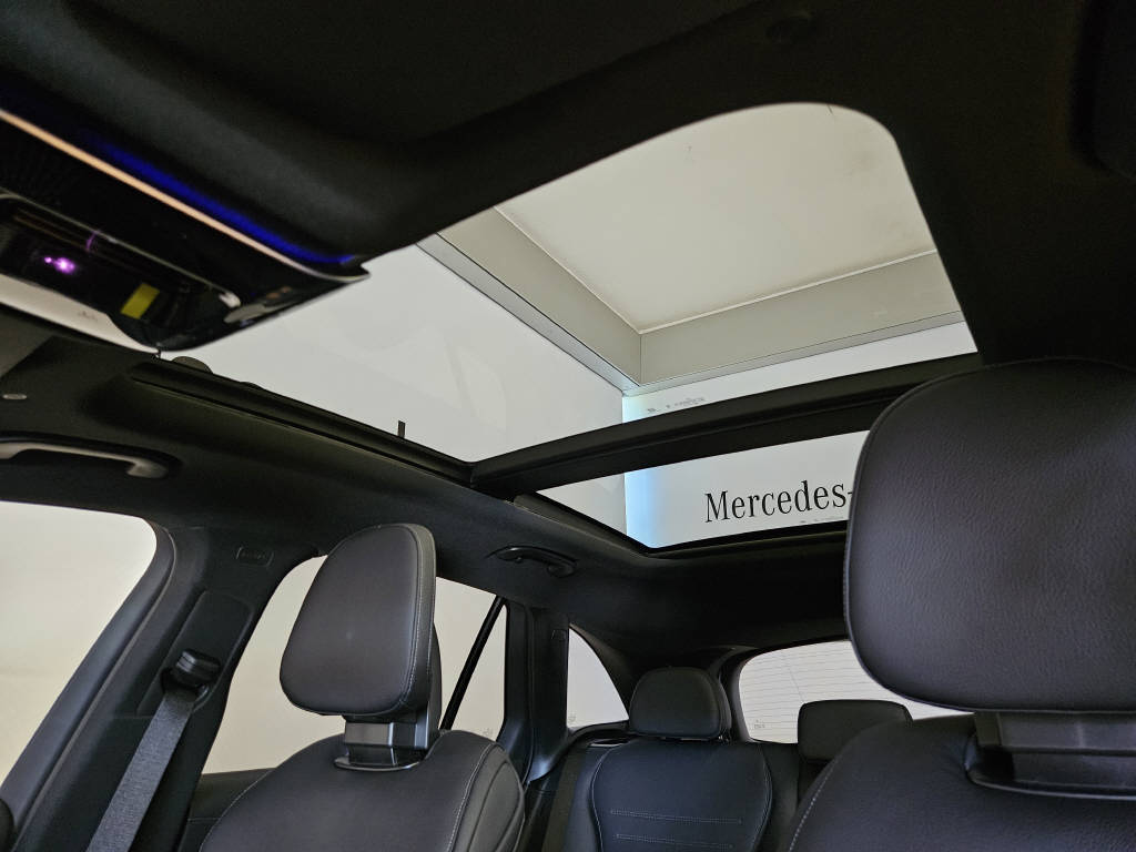 MERCEDES-BENZ GLC 300 4Matic AMG Line-image-4