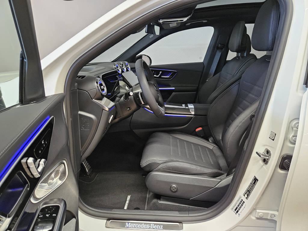 MERCEDES-BENZ GLC 300 4Matic AMG Line-image-6