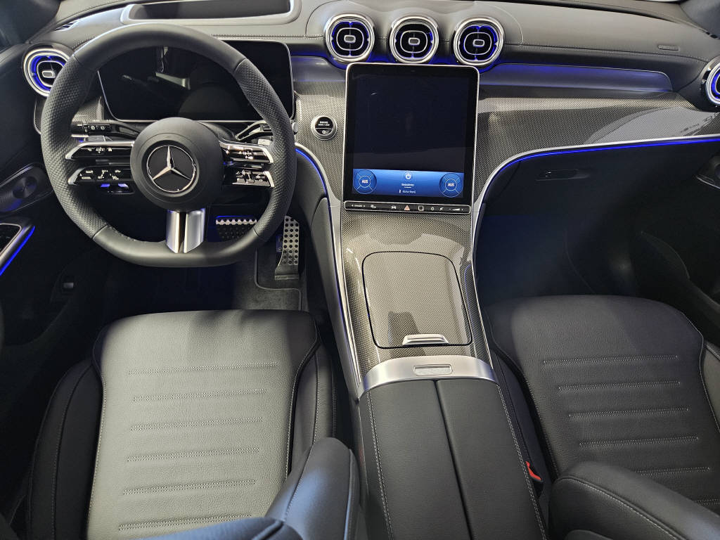 MERCEDES-BENZ GLC 300 4Matic AMG Line-image-7