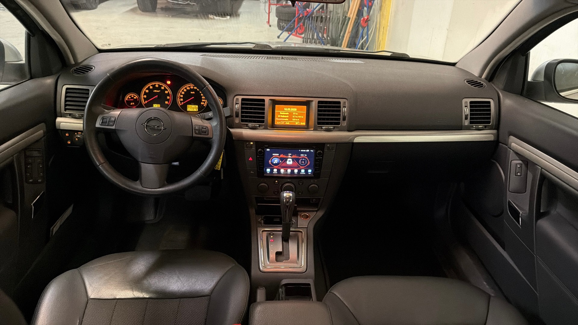 OPEL Vectra 2.2 Diamond Automatic-image-8