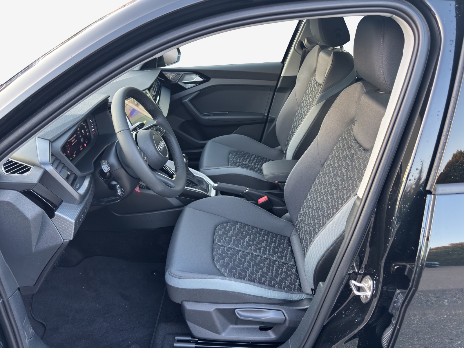 AUDI A1 Sportback 30 TFSI Attraction S-tronic-image-7