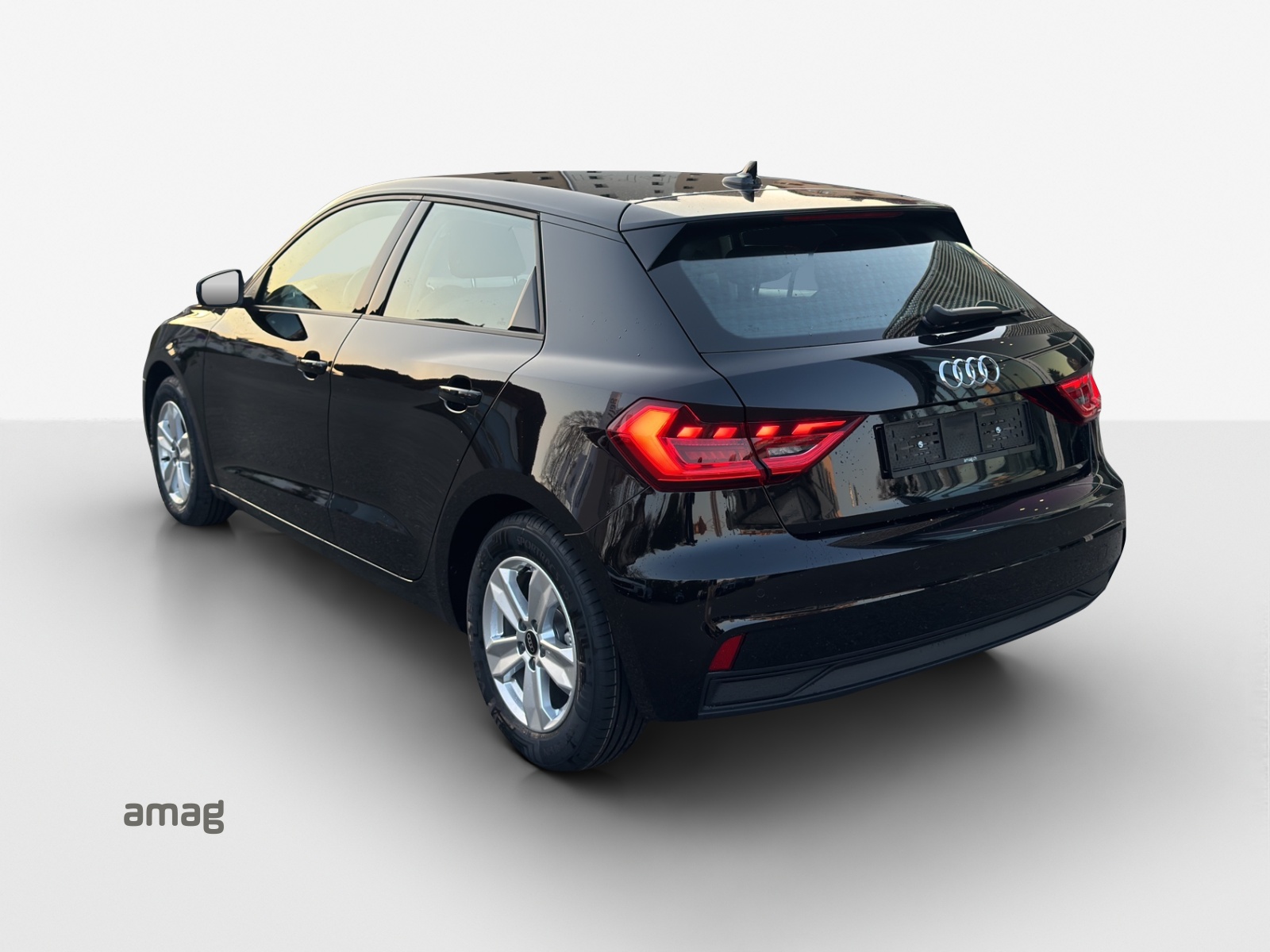AUDI A1 Sportback 30 TFSI Attraction S-tronic-image-2