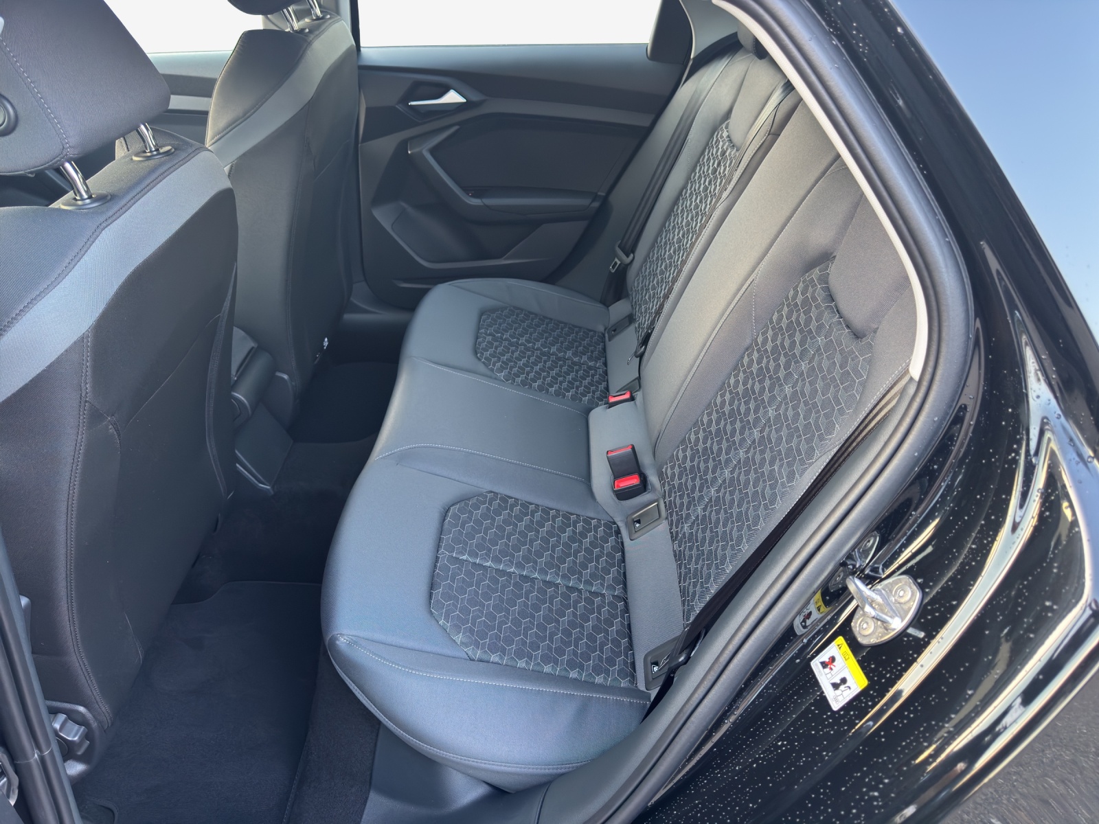 AUDI A1 Sportback 30 TFSI Attraction S-tronic-image-11