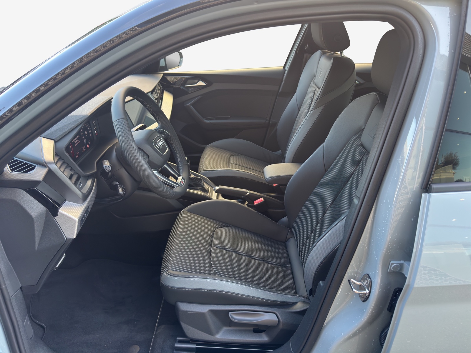 AUDI A1 Sportback 30 TFSI Attraction S-tronic-image-7